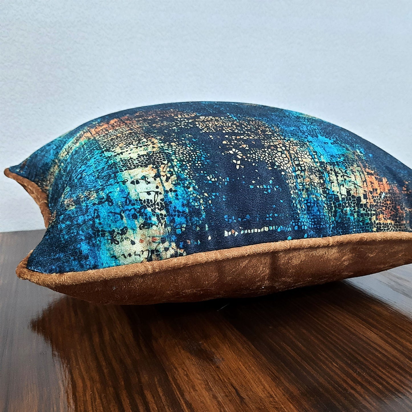 Cushion Cover – Beautiful Blue Abstract Design – Best Price 40cm x 40cm (~16″ x 16″)