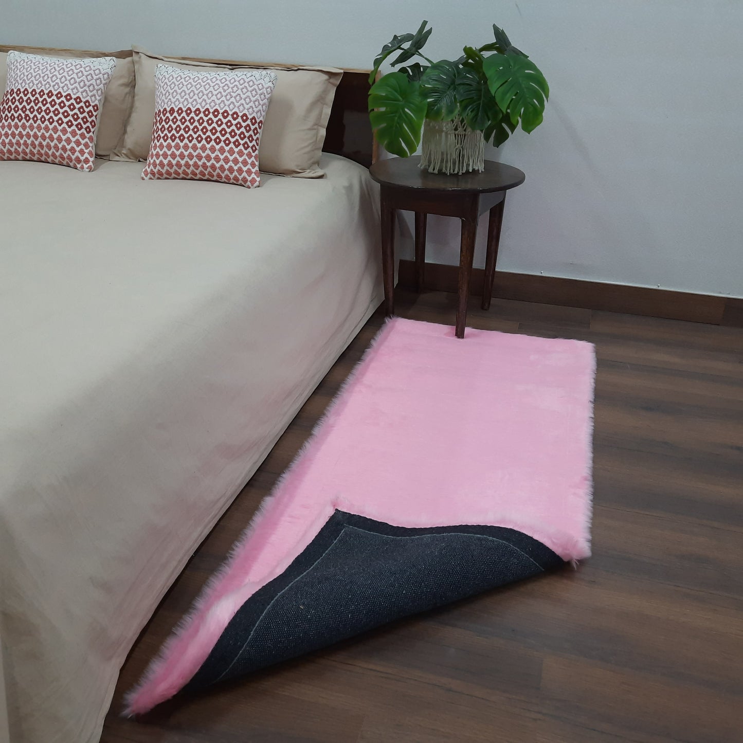 Avioni Ultra Soft Cozy Fluffy Faux Fur Rug –Pink Color- Easily Hand Washable – Bedside/Hallway/Pooja Room- 60X150cm