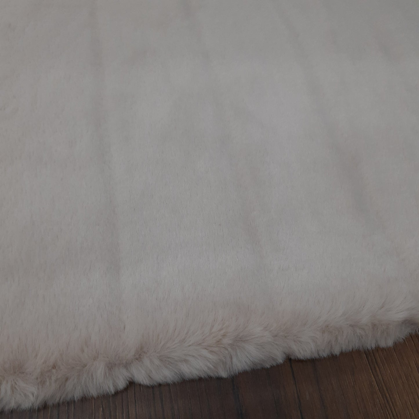 Avioni Ultra Soft Cozy Fluffy Rabbit Heavy And Super Soft Pinkish Cream Fur Rug –White- Easily Hand Washable – Bedside/Hallway/Pooja Room- 60X150cm