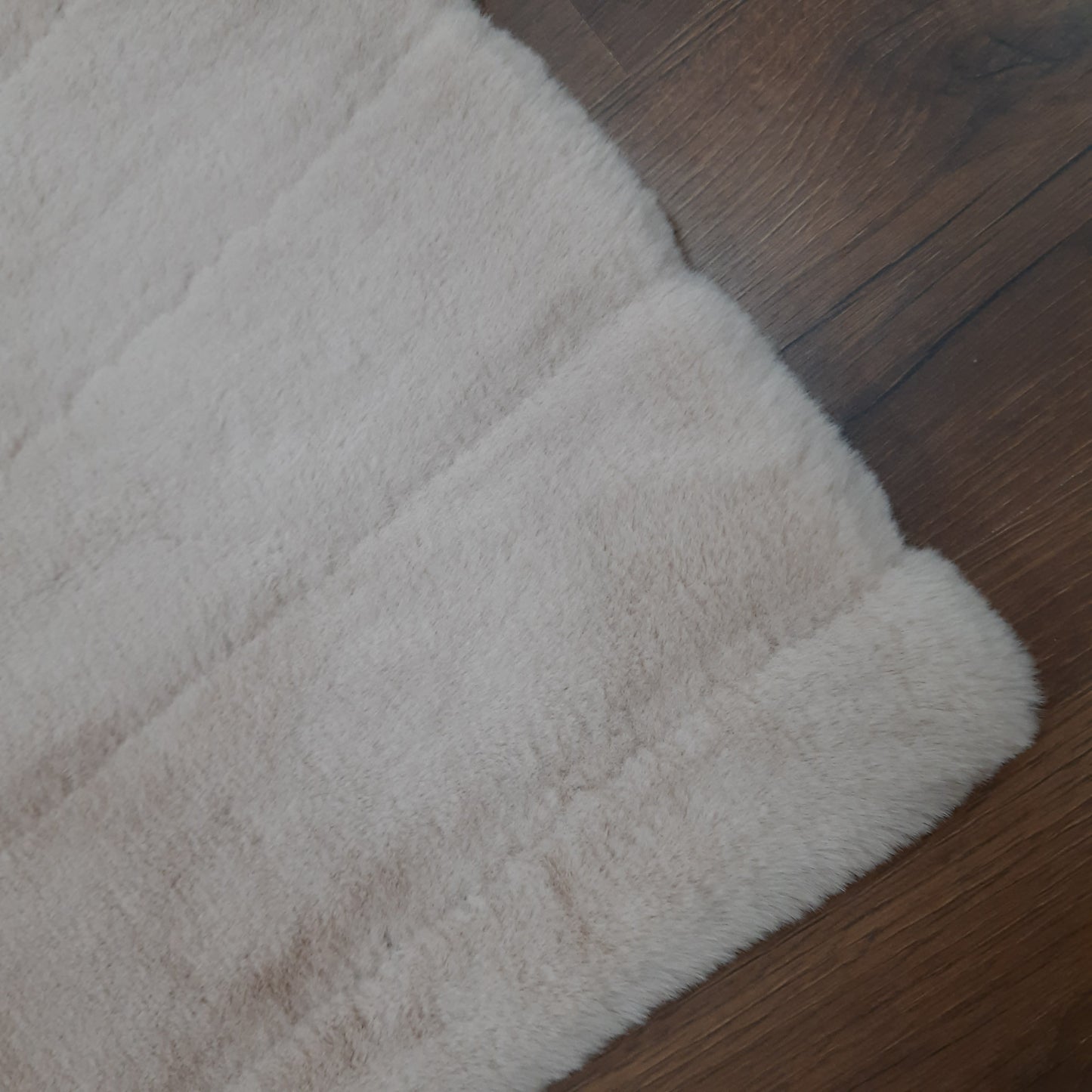 Avioni Ultra Soft Cozy Fluffy Rabbit Heavy And Super Soft Pinkish Cream Fur Rug –White- Easily Hand Washable – Bedside/Hallway/Pooja Room- 60X150cm