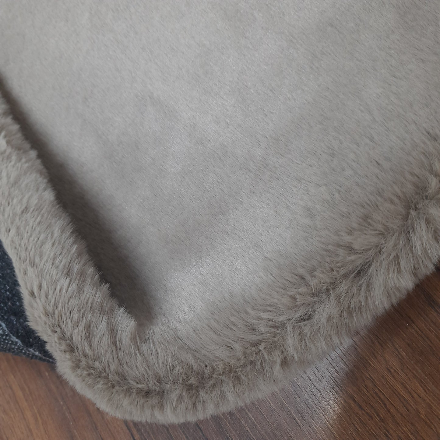 Avioni Ultra Soft Cozy Fluffy Soft Heavy Rabbit Grey Fur Rug –Grey- Easily Hand Washable – Bedside/Hallway/Pooja Room- 60X150cm