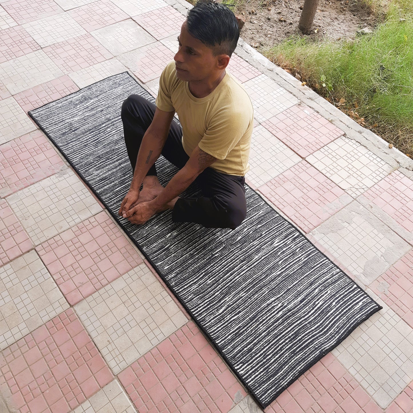 Avioni Luxury Soft Premium Chenille Stripe-Grey & Black-Yoga Mat 60cm x 180cm (~2×5.5 Feet)