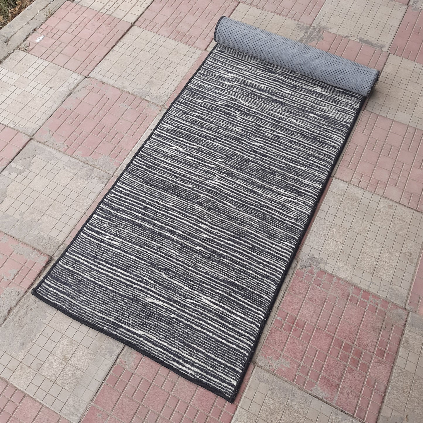 Avioni Luxury Soft Premium Chenille Stripe-Grey & Black-Yoga Mat 60cm x 180cm (~2×5.5 Feet)