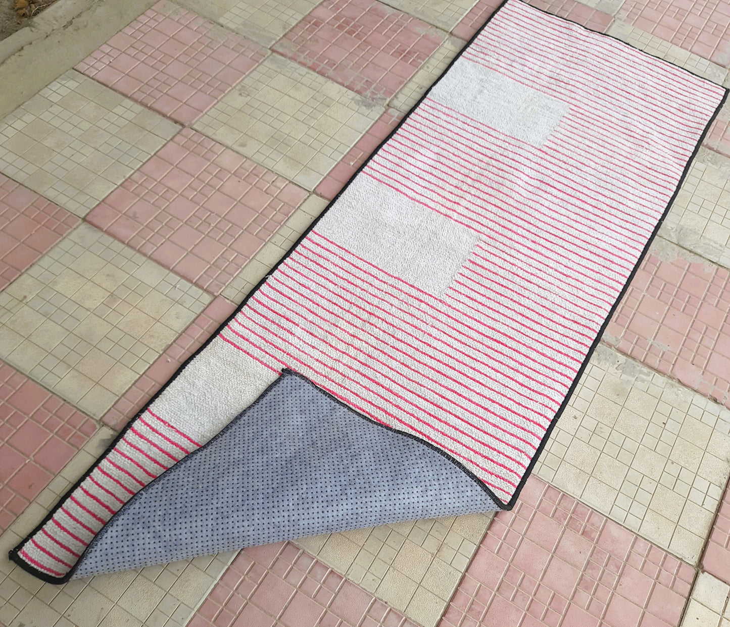 Avioni Luxury Soft Premium Chenille Stripe-Pink & White-Yoga Mat 60cm x 180cm (~2×5.5 Feet)