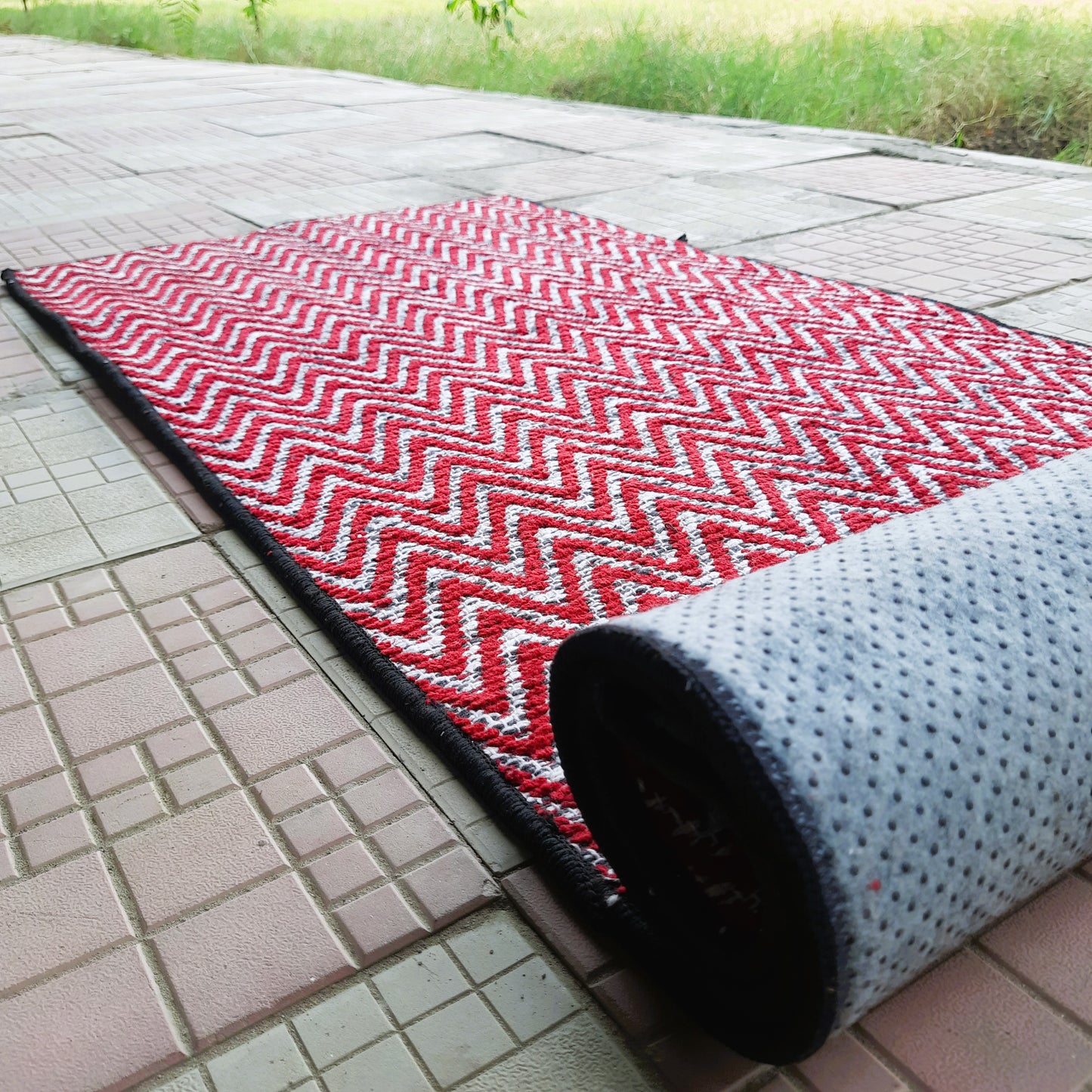Avioni Luxury Soft Premium Cotton Chenille Zig-Zag -Red & White-Yoga Mat 60cm x 180cm (~2×5.5 Feet)