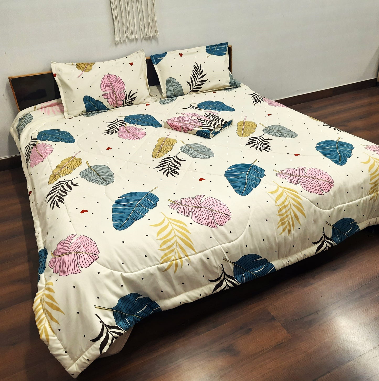 Save big on our AvioniHome Lavanya Bedding Bundle |1 Double Bed Comforter, 1 Double Bed Sheet, and 2 Pillow Covers Combo - Set of 4
