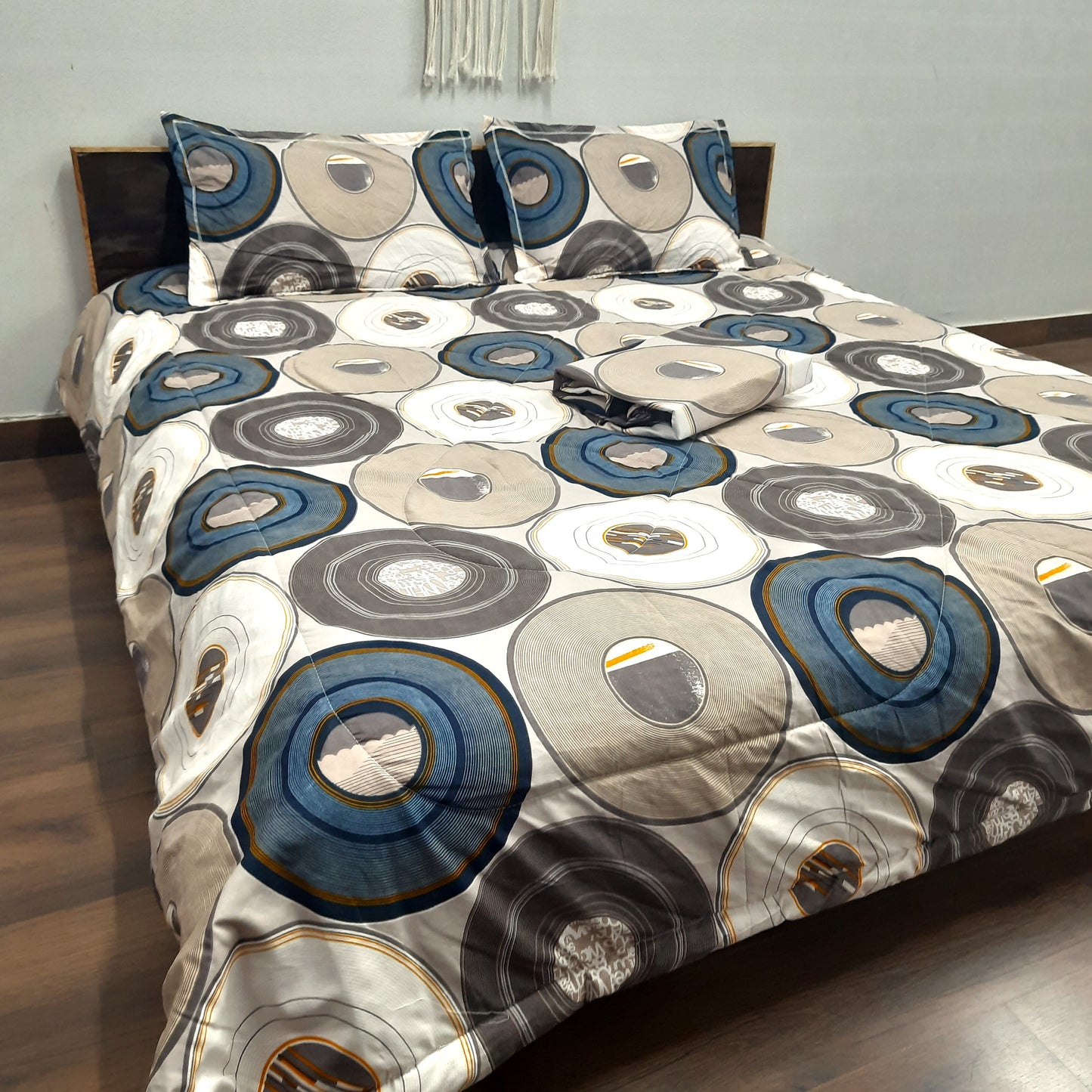 Save big on our AvioniHome Lavanya Bedding Bundle |1 Double Bed Comforter, 1 Double Bed Sheet, and 2 Pillow Covers Combo - Set of 4