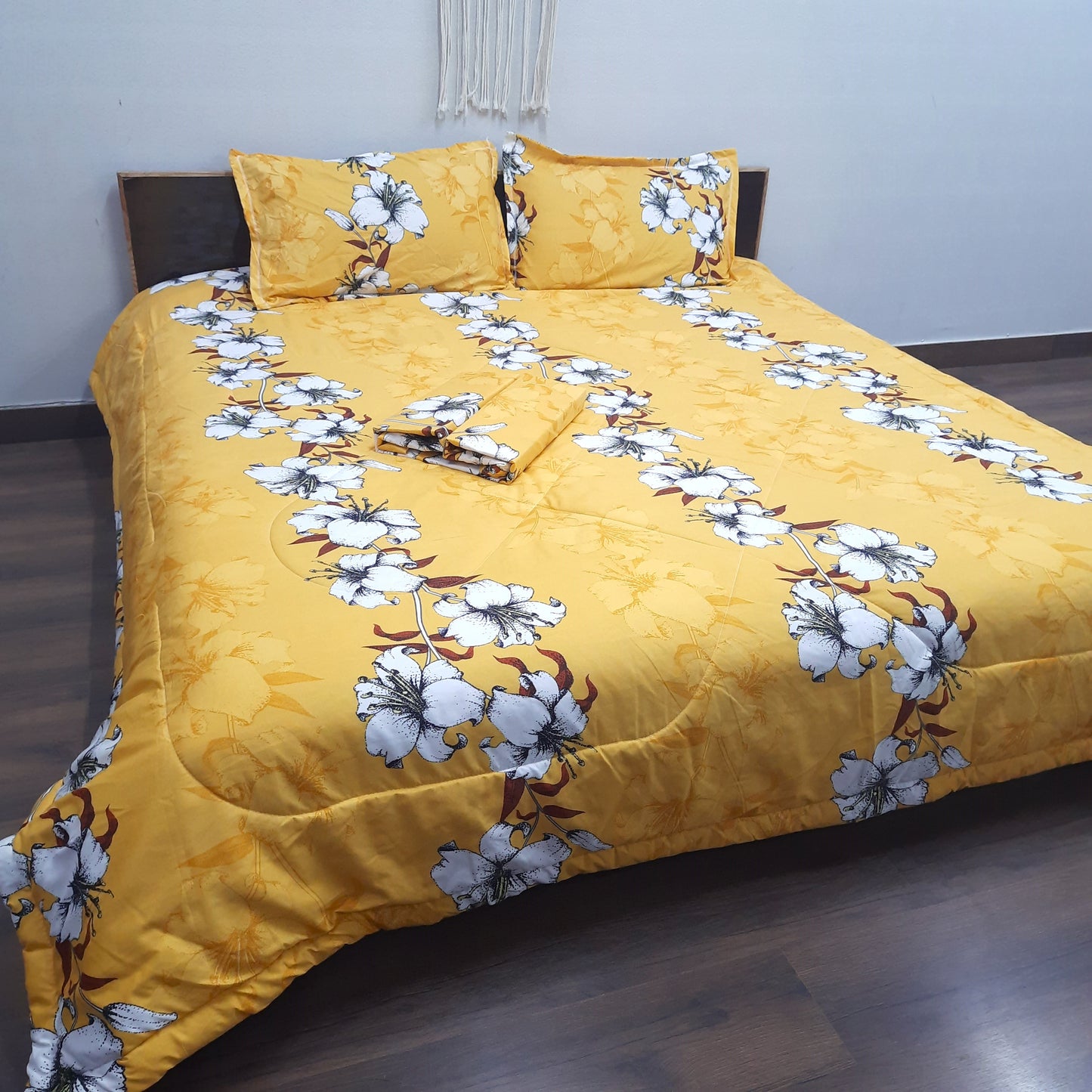 Save big on our AvioniHome Lavanya Bedding Bundle |1 Double Bed Comforter, 1 Double Bed Sheet, and 2 Pillow Covers Combo - Set of 4