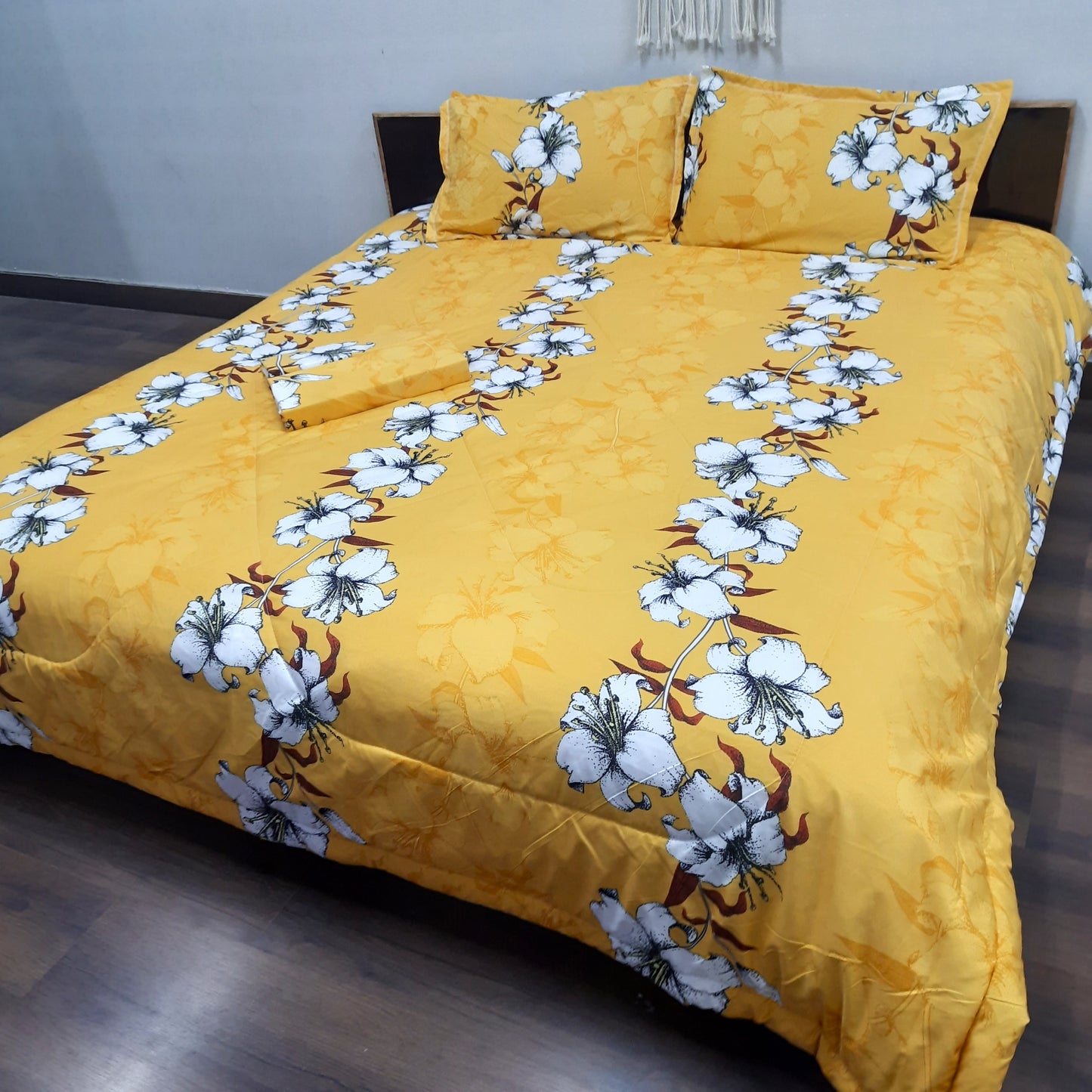 Save big on our AvioniHome Lavanya Bedding Bundle |1 Double Bed Comforter, 1 Double Bed Sheet, and 2 Pillow Covers Combo - Set of 4