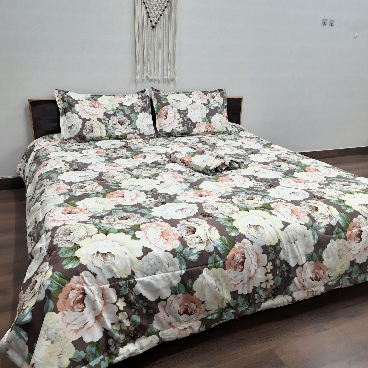 Save big on our AvioniHome Lavanya Bedding Bundle |1 Double Bed Comforter, 1 Double Bed Sheet, and 2 Pillow Covers Combo - Set of 4
