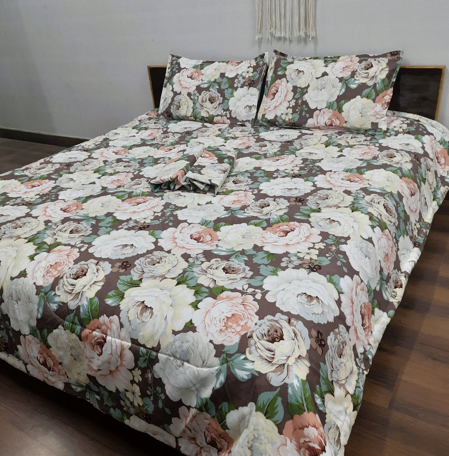 Save big on our AvioniHome Lavanya Bedding Bundle |1 Double Bed Comforter, 1 Double Bed Sheet, and 2 Pillow Covers Combo - Set of 4