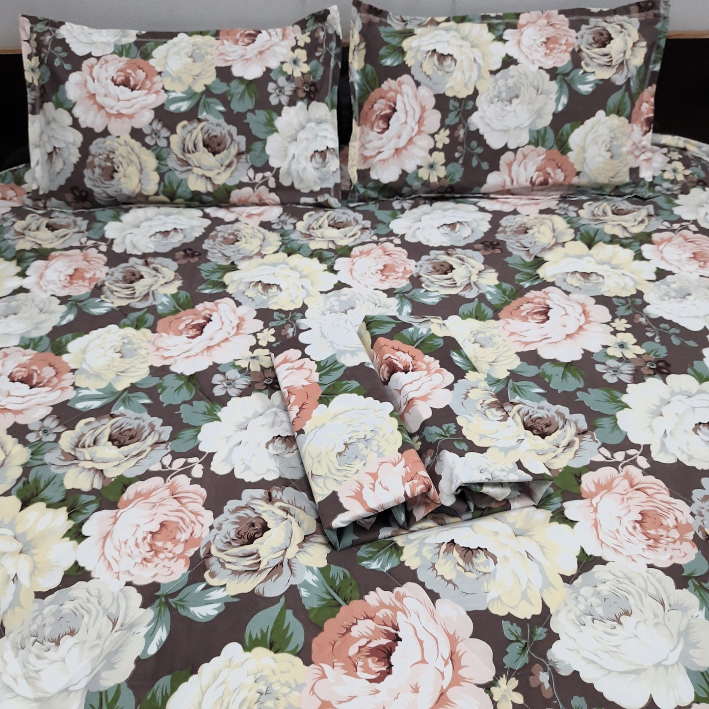 Save big on our AvioniHome Lavanya Bedding Bundle |1 Double Bed Comforter, 1 Double Bed Sheet, and 2 Pillow Covers Combo - Set of 4