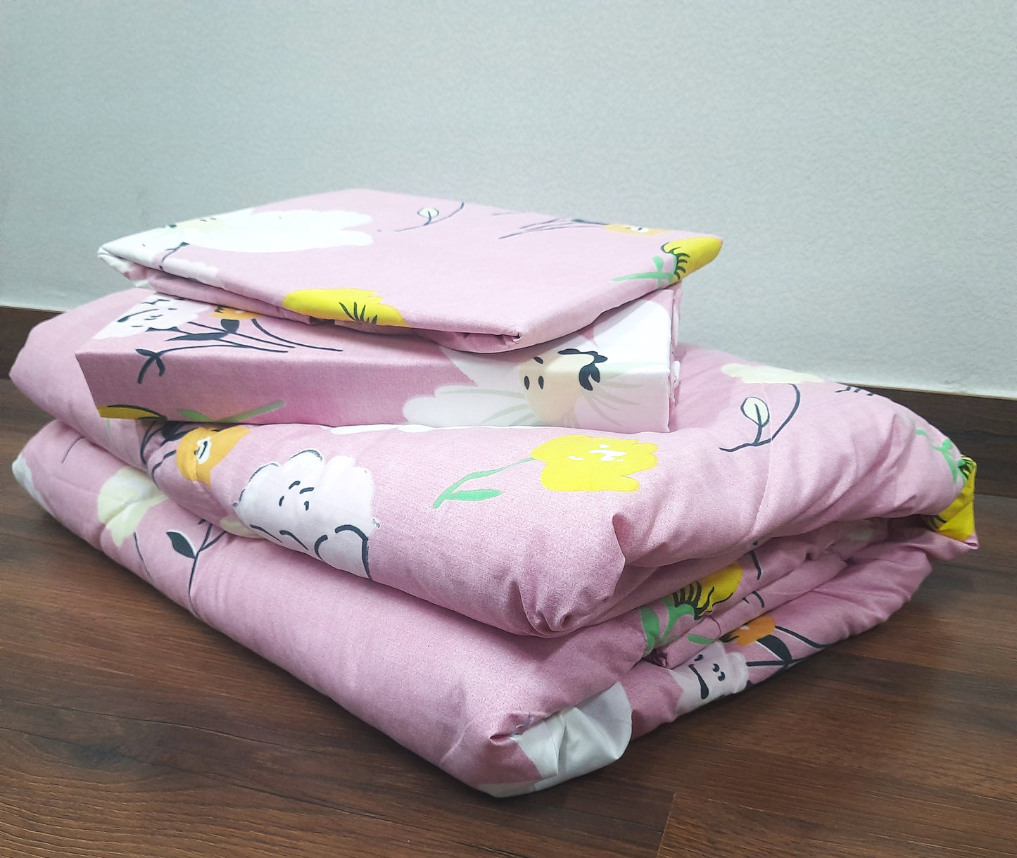 Save big on our AvioniHome Lavanya Bedding Bundle |1 Double Bed Comforter, 1 Double Bed Sheet, and 2 Pillow Covers Combo - Set of 4