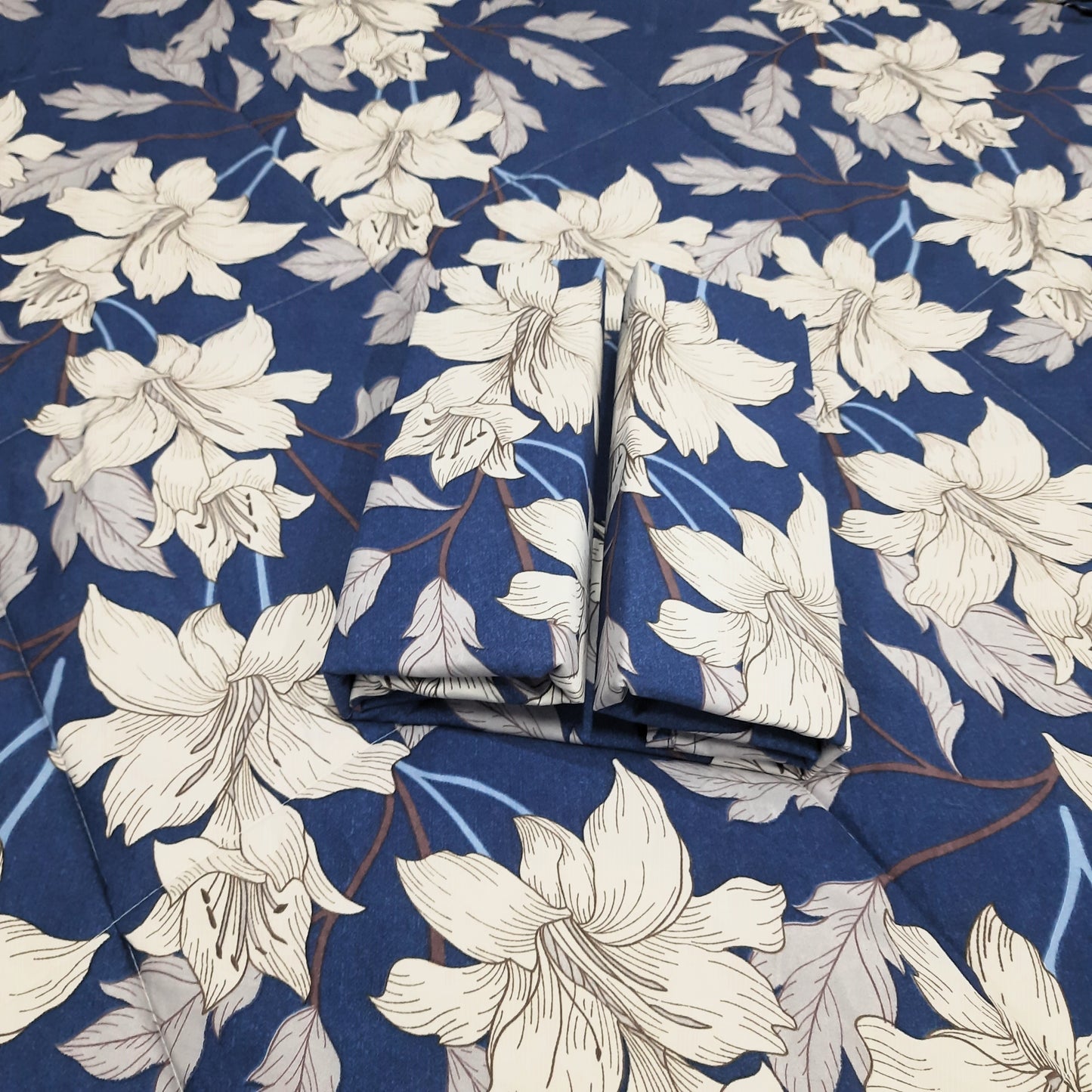 Save big on our AvioniHome Lavanya Bedding Bundle |1 Double Bed Comforter, 1 Double Bed Sheet, and 2 Pillow Covers Combo - Set of 4