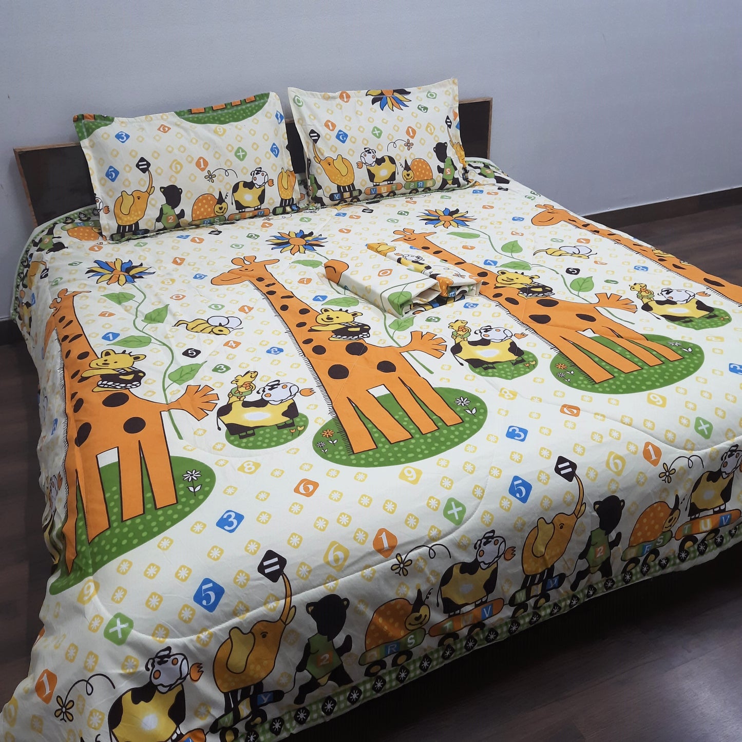 Save big on our AvioniHome Lavanya Bedding Bundle |1 Double Bed Comforter, 1 Double Bed Sheet, and 2 Pillow Covers Combo - Set of 4