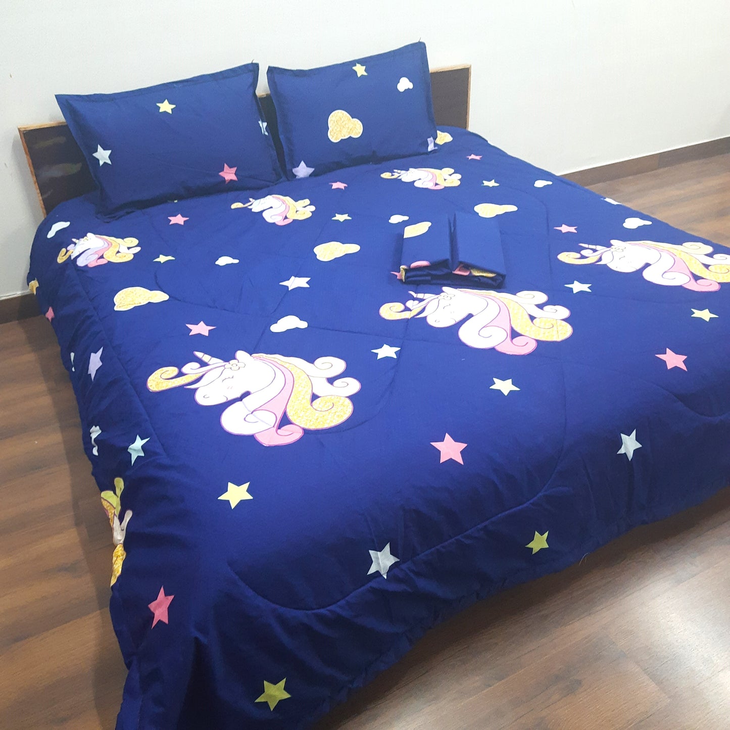 Save big on our AvioniHome Lavanya Bedding Bundle |1 Double Bed Comforter, 1 Double Bed Sheet, and 2 Pillow Covers Combo - Set of 4