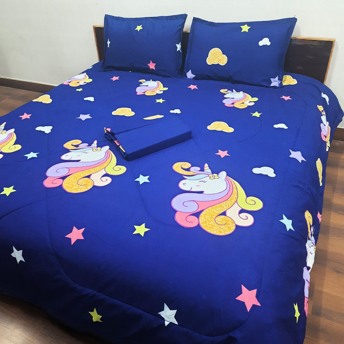 Save big on our AvioniHome Lavanya Bedding Bundle |1 Double Bed Comforter, 1 Double Bed Sheet, and 2 Pillow Covers Combo - Set of 4