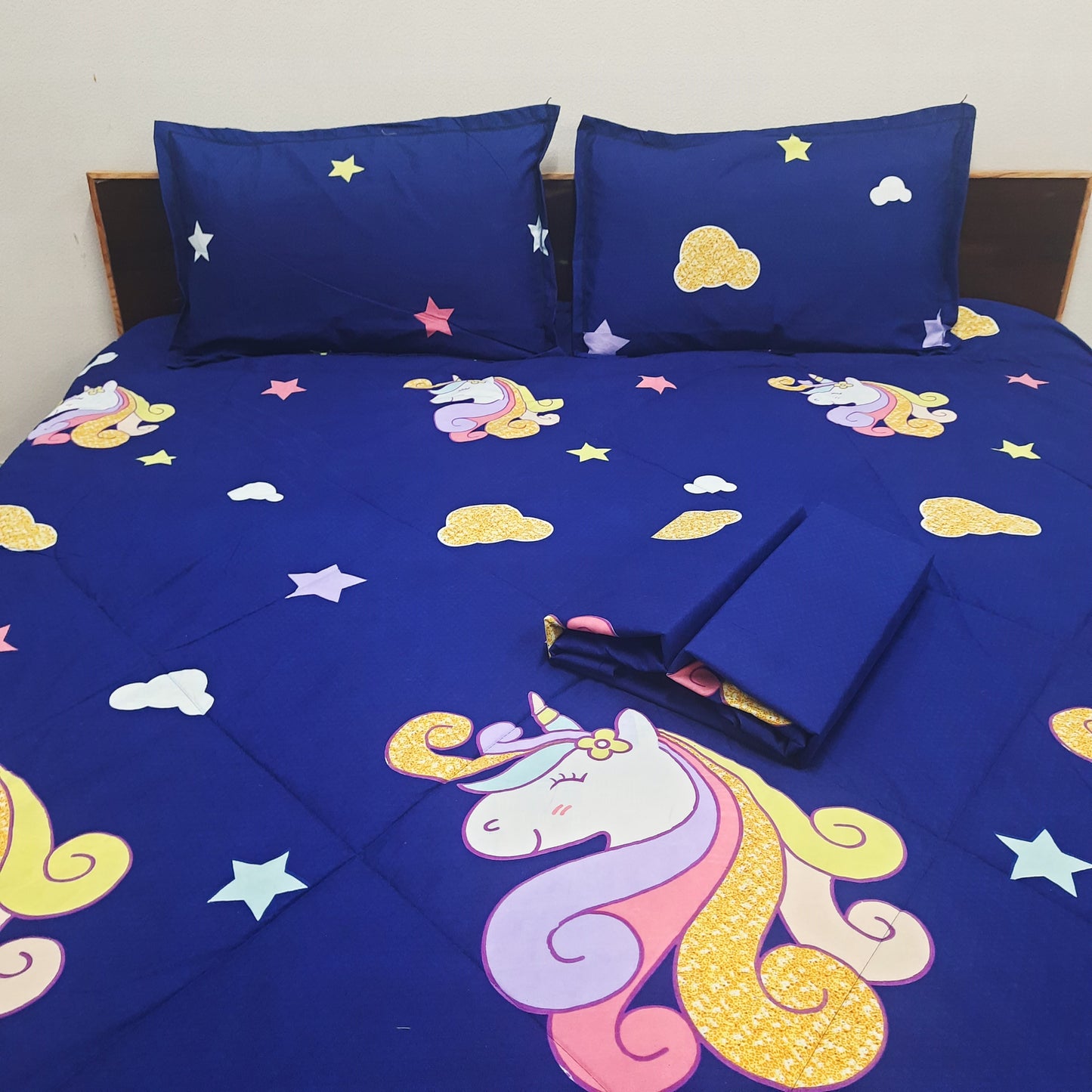 Save big on our AvioniHome Lavanya Bedding Bundle |1 Double Bed Comforter, 1 Double Bed Sheet, and 2 Pillow Covers Combo - Set of 4