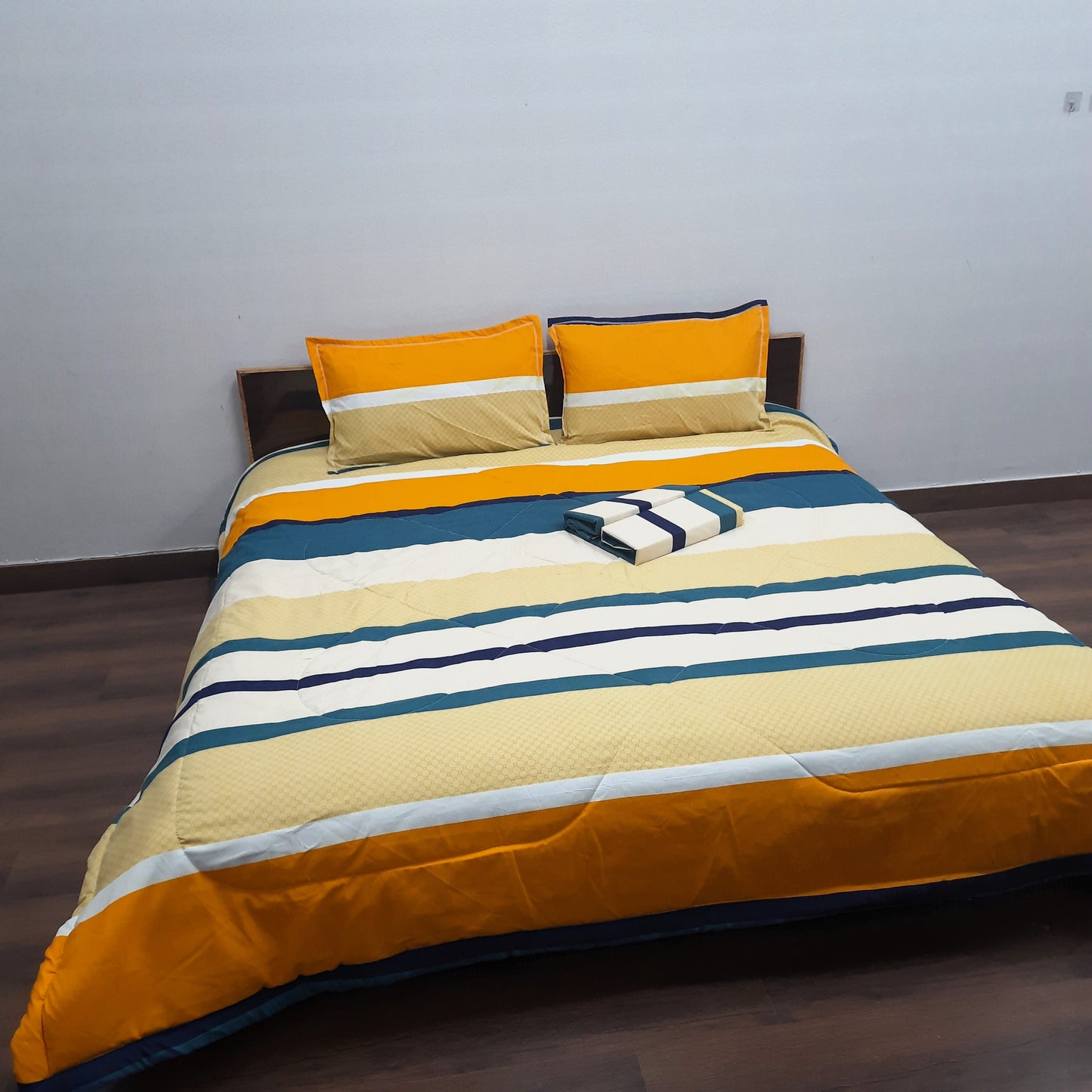 Save big on our AvioniHome Lavanya Bedding Bundle |1 Double Bed Comforter, 1 Double Bed Sheet, and 2 Pillow Covers Combo - Set of 4