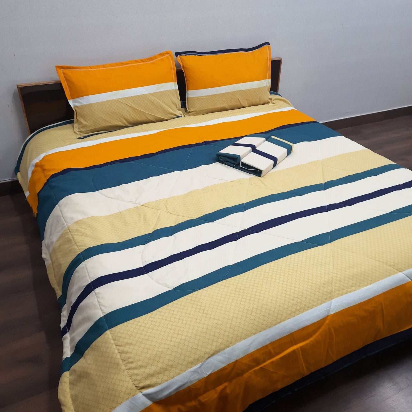 Save big on our AvioniHome Lavanya Bedding Bundle |1 Double Bed Comforter, 1 Double Bed Sheet, and 2 Pillow Covers Combo - Set of 4