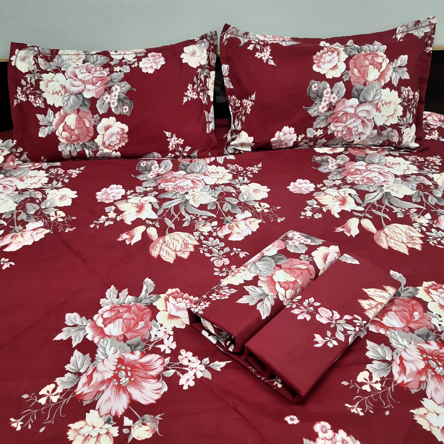Save big on our AvioniHome Lavanya Bedding Bundle |1 Double Bed Comforter, 1 Double Bed Sheet, and 2 Pillow Covers Combo - Set of 4