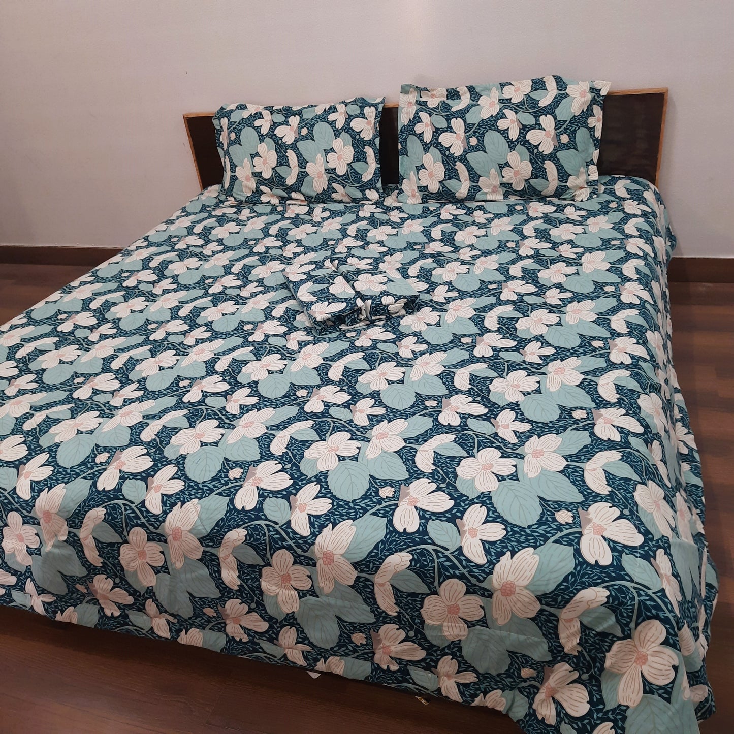 Save big on our AvioniHome Lavanya Bedding Bundle |1 Double Bed Comforter, 1 Double Bed Sheet, and 2 Pillow Covers Combo - Set of 4