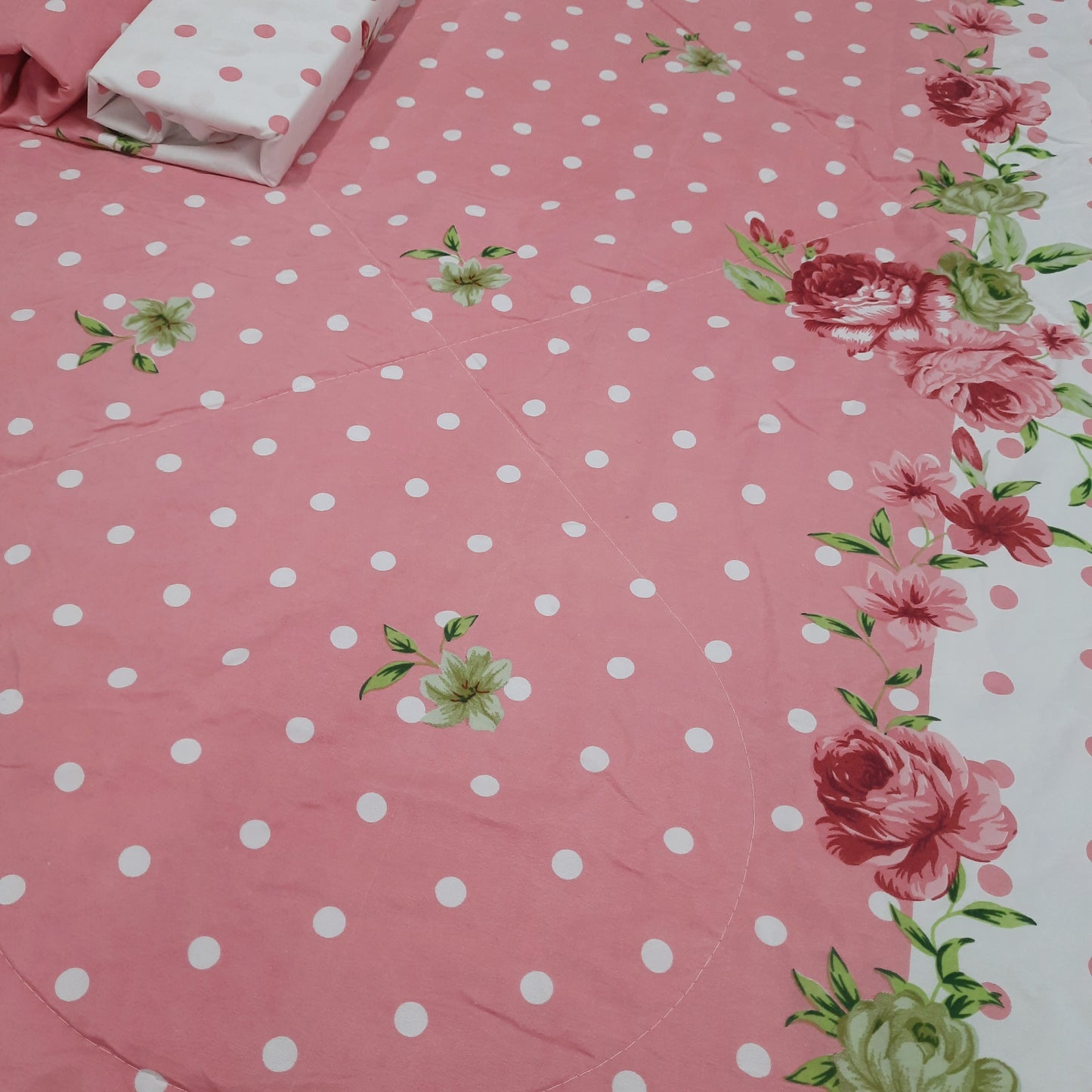 Save big on our AvioniHome Lavanya Bedding Bundle |1 Double Bed Comforter, 1 Double Bed Sheet, and 2 Pillow Covers Combo - Set of 4