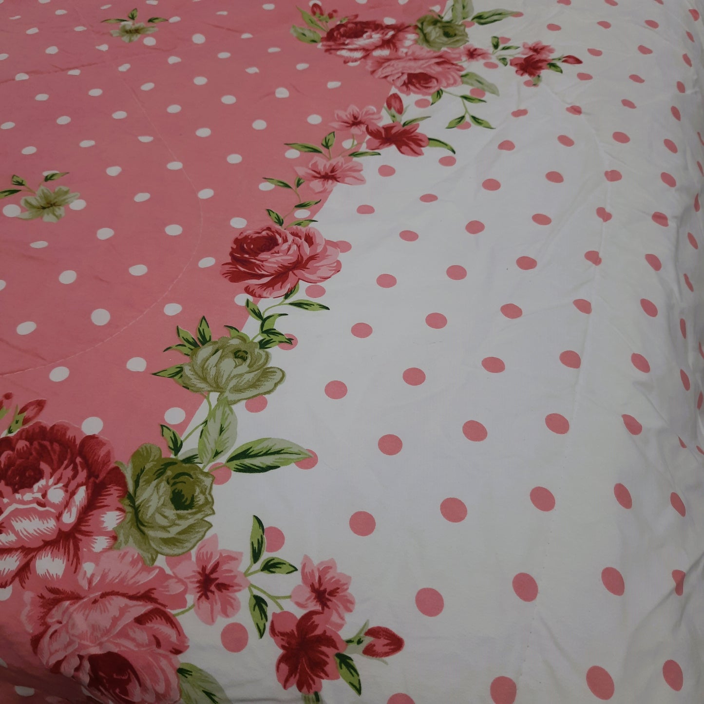 Save big on our AvioniHome Lavanya Bedding Bundle |1 Double Bed Comforter, 1 Double Bed Sheet, and 2 Pillow Covers Combo - Set of 4