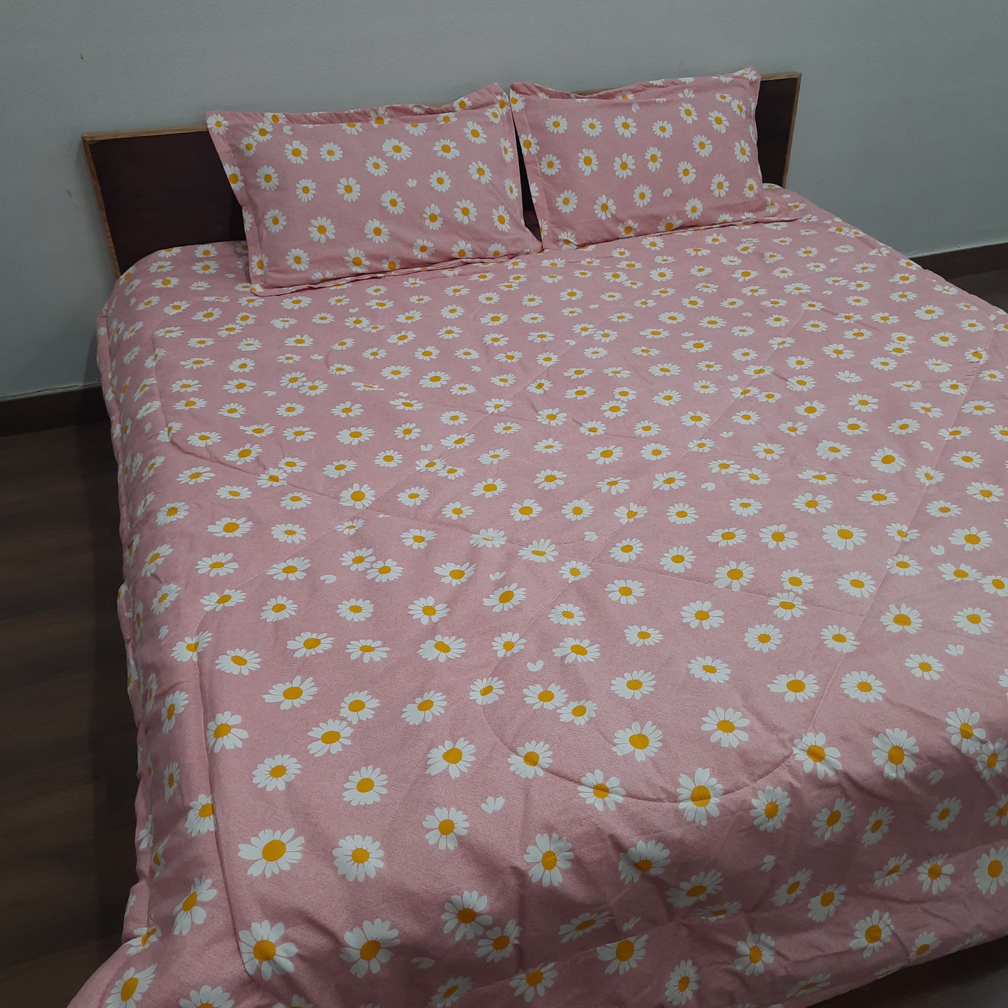 Save big on our AvioniHome Lavanya Bedding Bundle |1 Double Bed Comforter, 1 Double Bed Sheet, and 2 Pillow Covers Combo - Set of 4