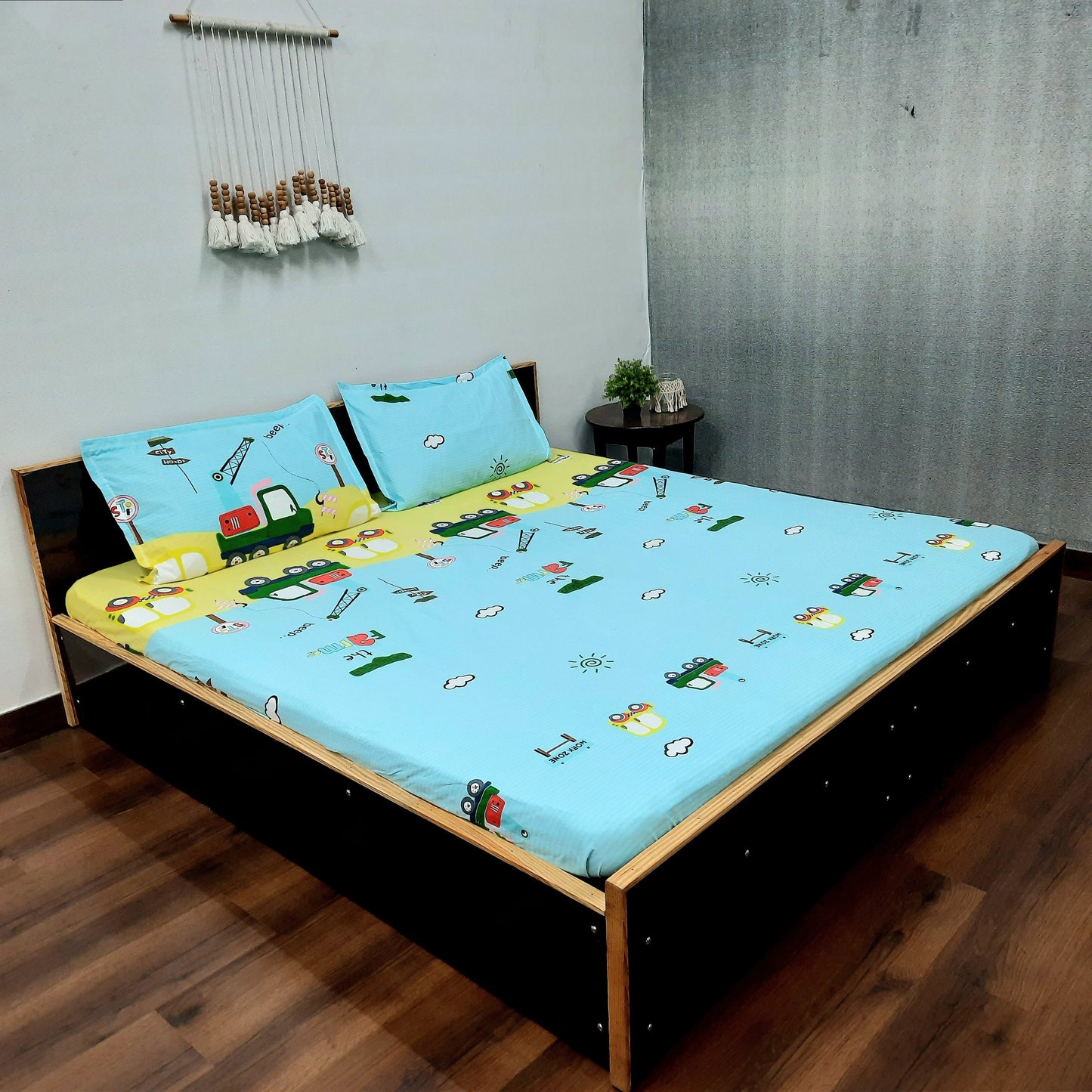 Avioni Home's Creta Premium Heavy Glaze cotton Elastic Fitted King Size Bedsheet with 2 Pillow Covers | Kids Design