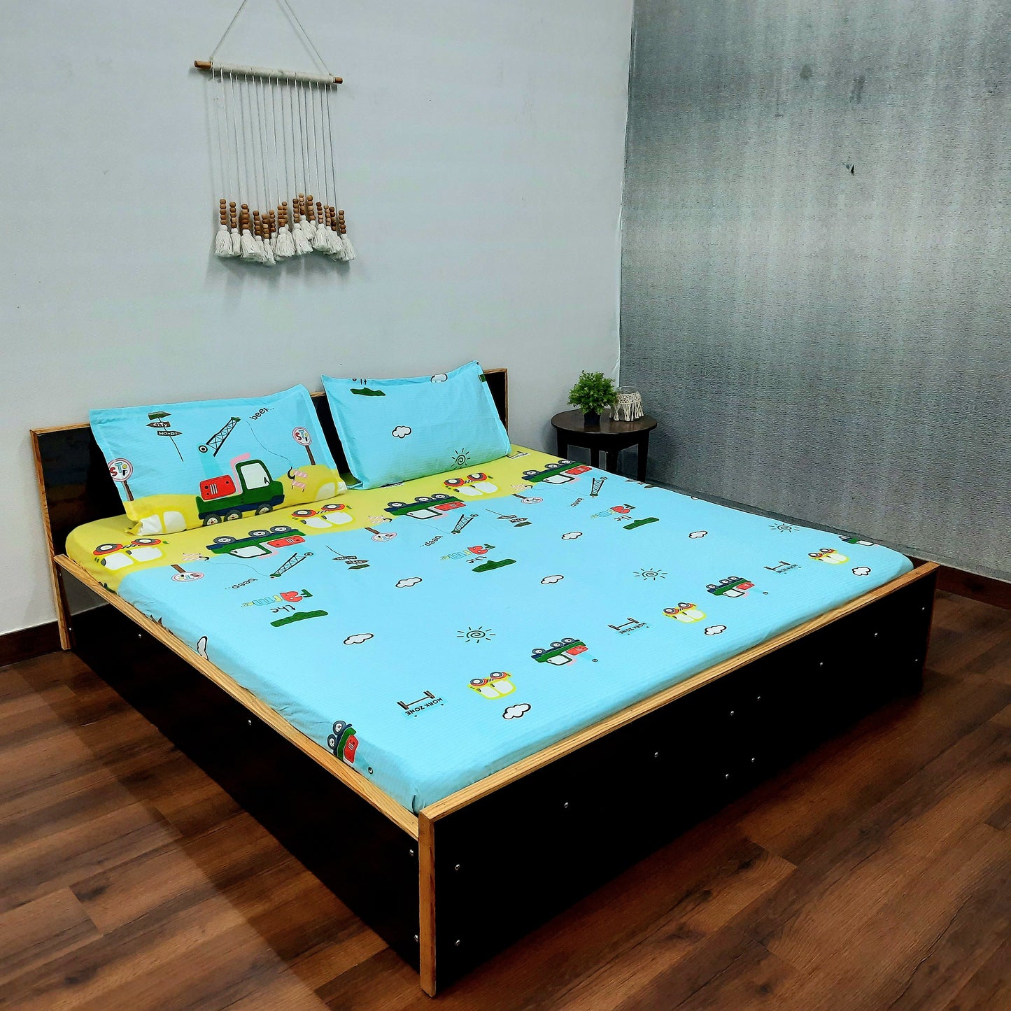 Avioni Home's Creta Premium Heavy Glaze cotton Elastic Fitted King Size Bedsheet with 2 Pillow Covers | Kids Design