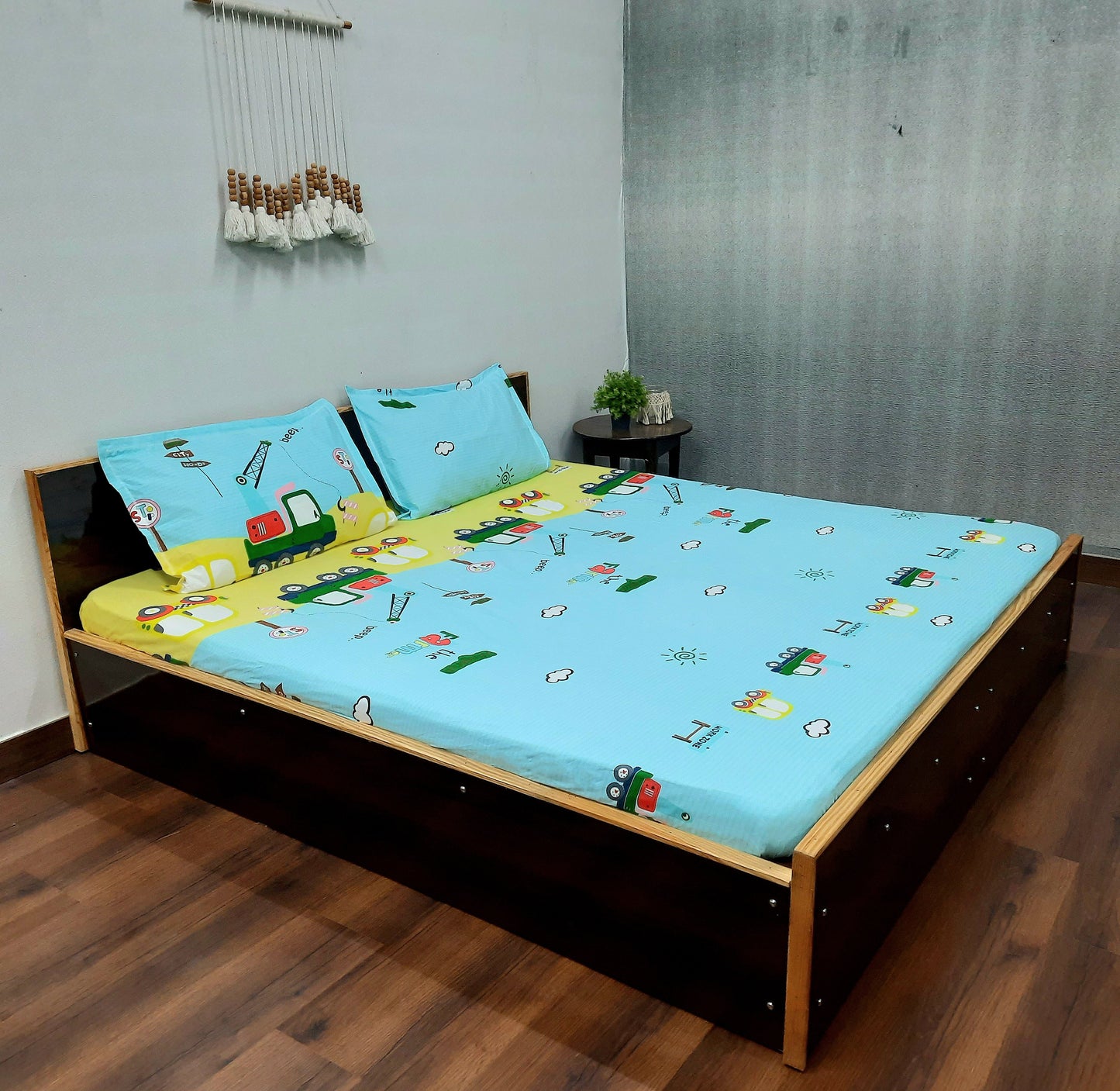 Avioni Home's Creta Premium Heavy Glaze cotton Elastic Fitted King Size Bedsheet with 2 Pillow Covers | Kids Design