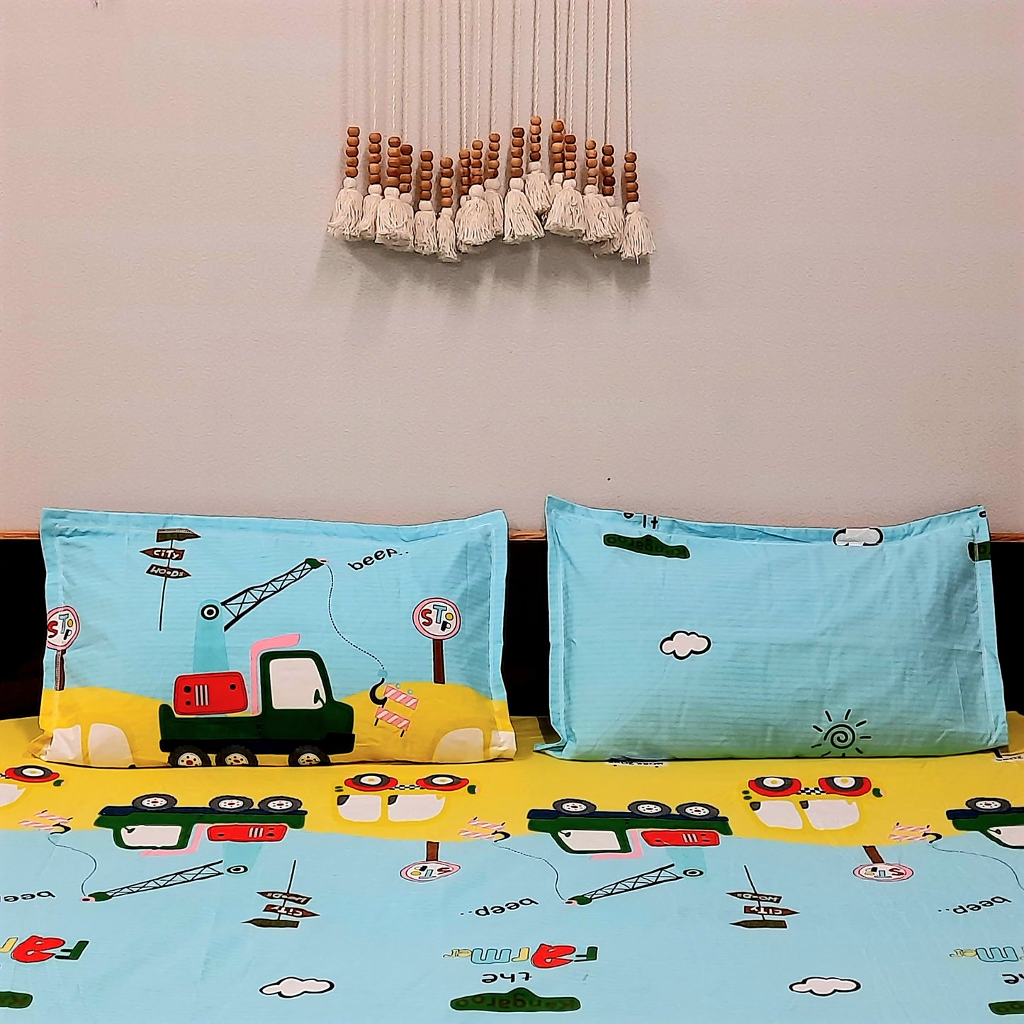 Avioni Home's Creta Premium Heavy Glaze cotton Elastic Fitted King Size Bedsheet with 2 Pillow Covers | Kids Design