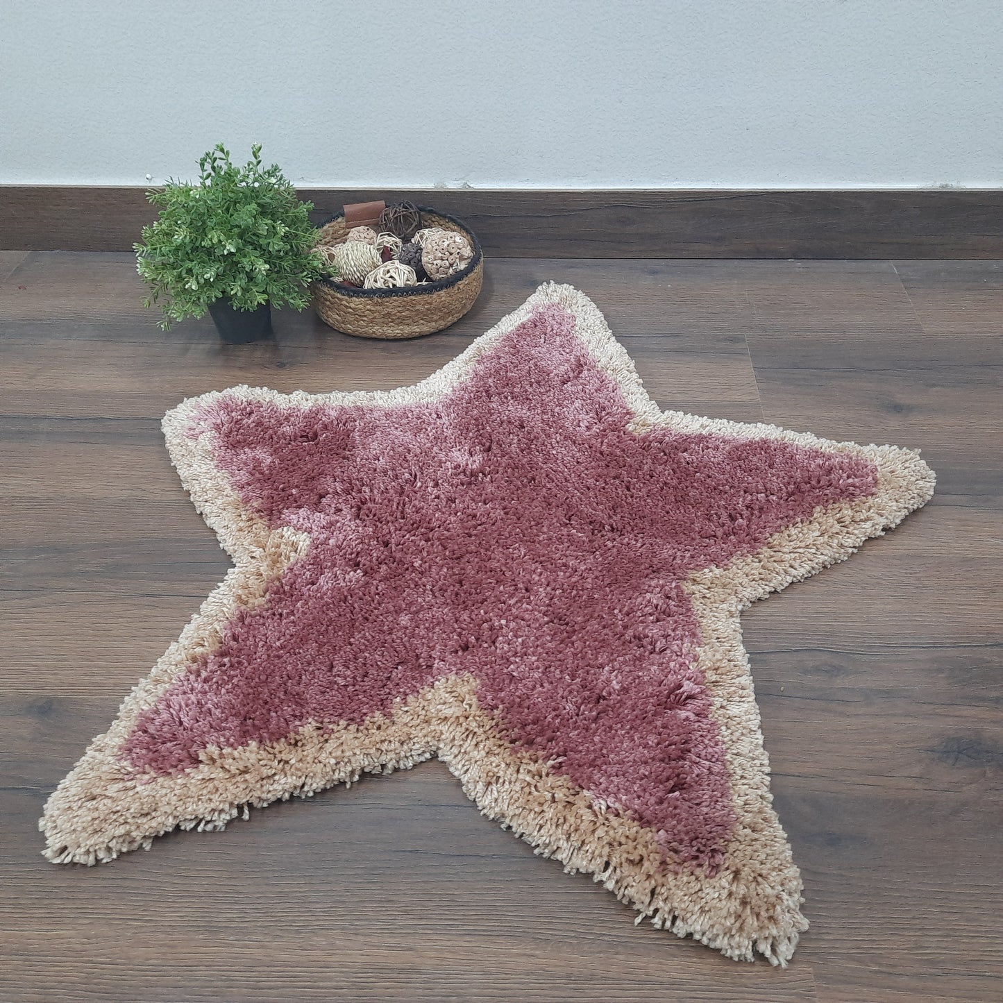 Shaggy Kids Carpet | Washable | Hand Woven Star Shape Super Luxurious Feel | Export Quality-Berry Blush And Beige-75X75 Cms (2.5×2.5 Feet)
