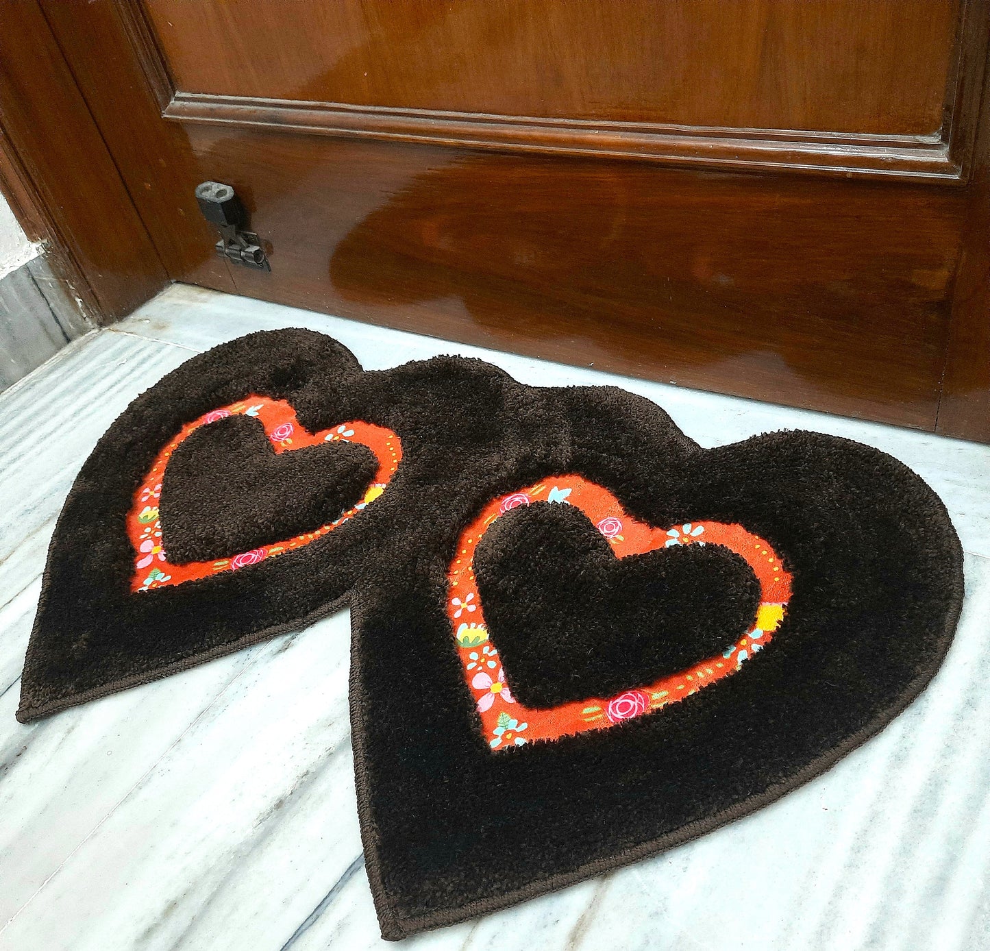 Avioni Home| Twinheart Floormat Collection | Soft Shaggy Dual Heart Shape Floor Mat /Door Mat | Dark Coffee | Fluffy & 10mm Thick Mat | 45 x 75 CM