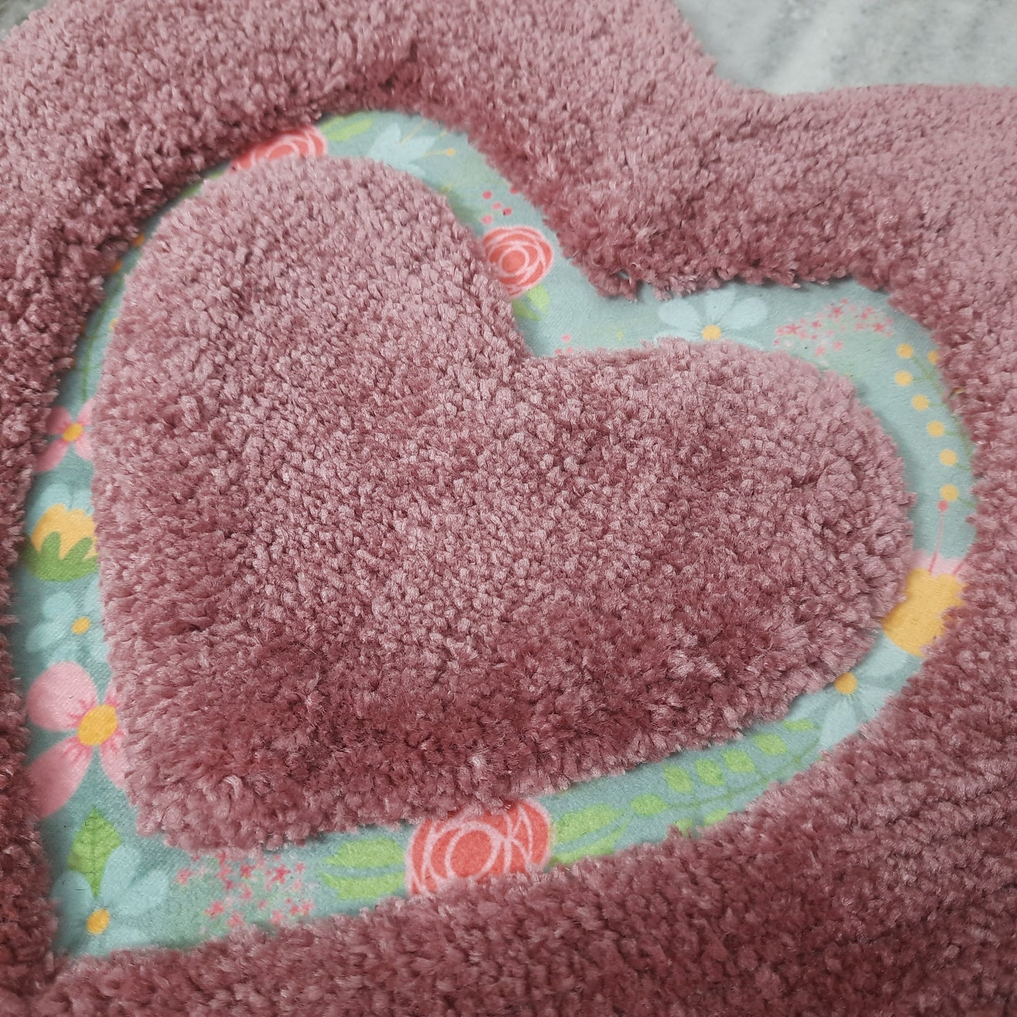 Avioni Home| Twinheart Floormat Collection | Soft Shaggy Dual Heart Shape Floor Mat /Door Mat | Wine Pink | Fluffy & 10mm Thick Mat | 45 x 75 CM