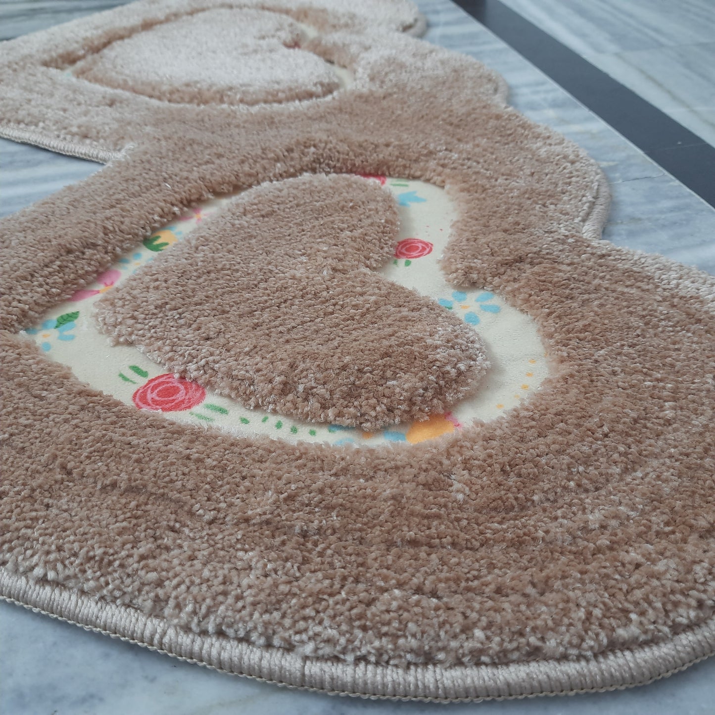 Avioni Home| Twinheart Floormat Collection | Soft Shaggy Dual Heart Shape Floor Mat /Door Mat | Beige | Fluffy & 10mm Thick Mat | 45 x 75 CM