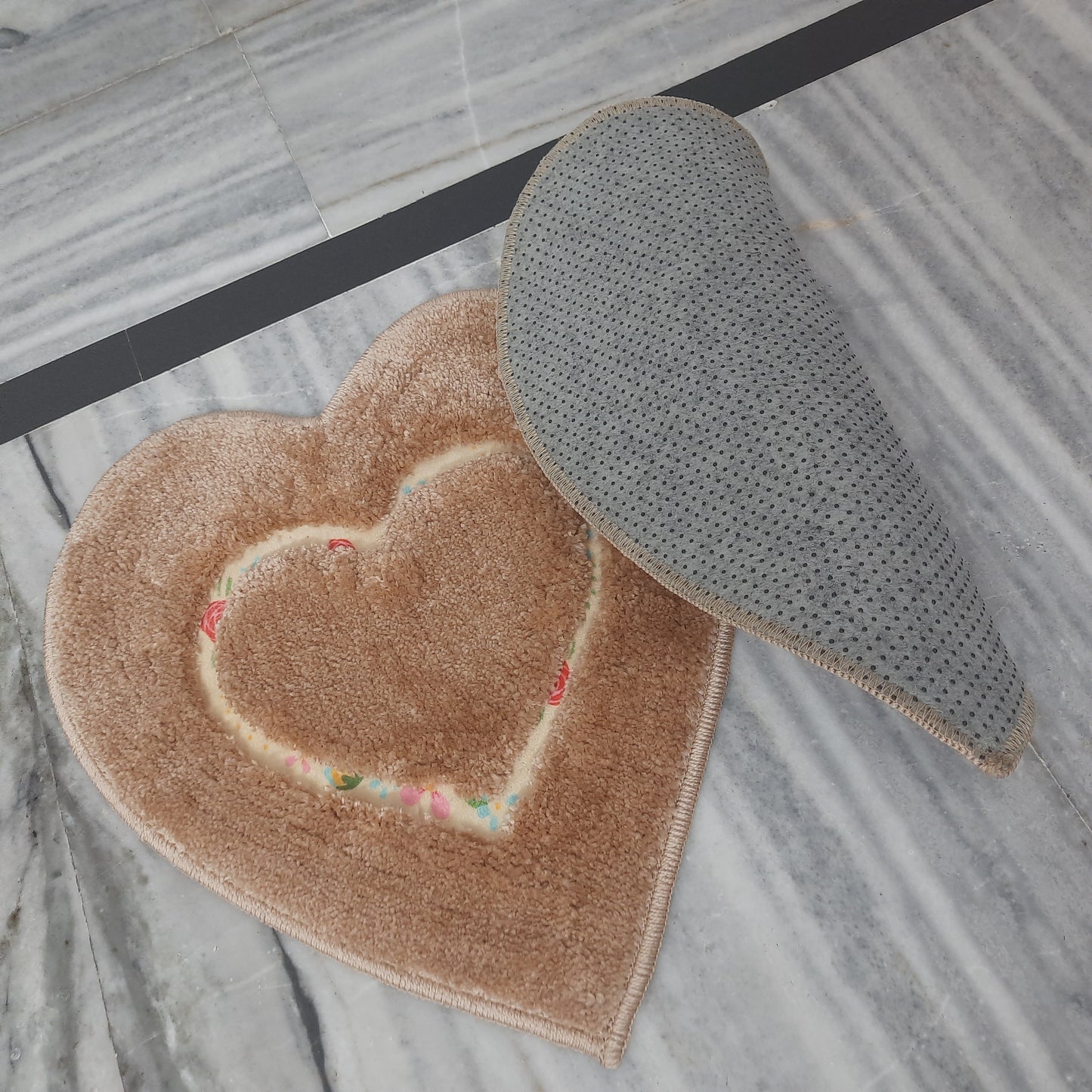 Avioni Home| Twinheart Floormat Collection | Soft Shaggy Dual Heart Shape Floor Mat /Door Mat | Beige | Fluffy & 10mm Thick Mat | 45 x 75 CM