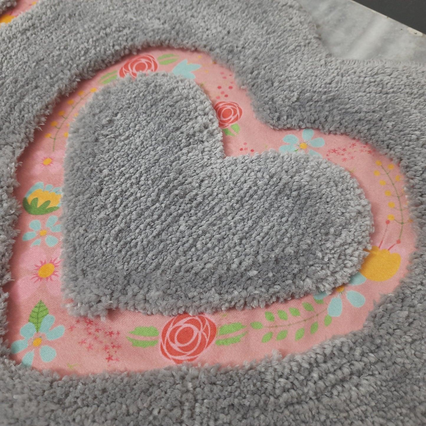 Avioni Home| Twinheart Floormat Collection | Soft Shaggy Dual Heart Shape Floor Mat /Door Mat | Silver Grey | Fluffy & 10mm Thick Mat | 45 x 75 CM
