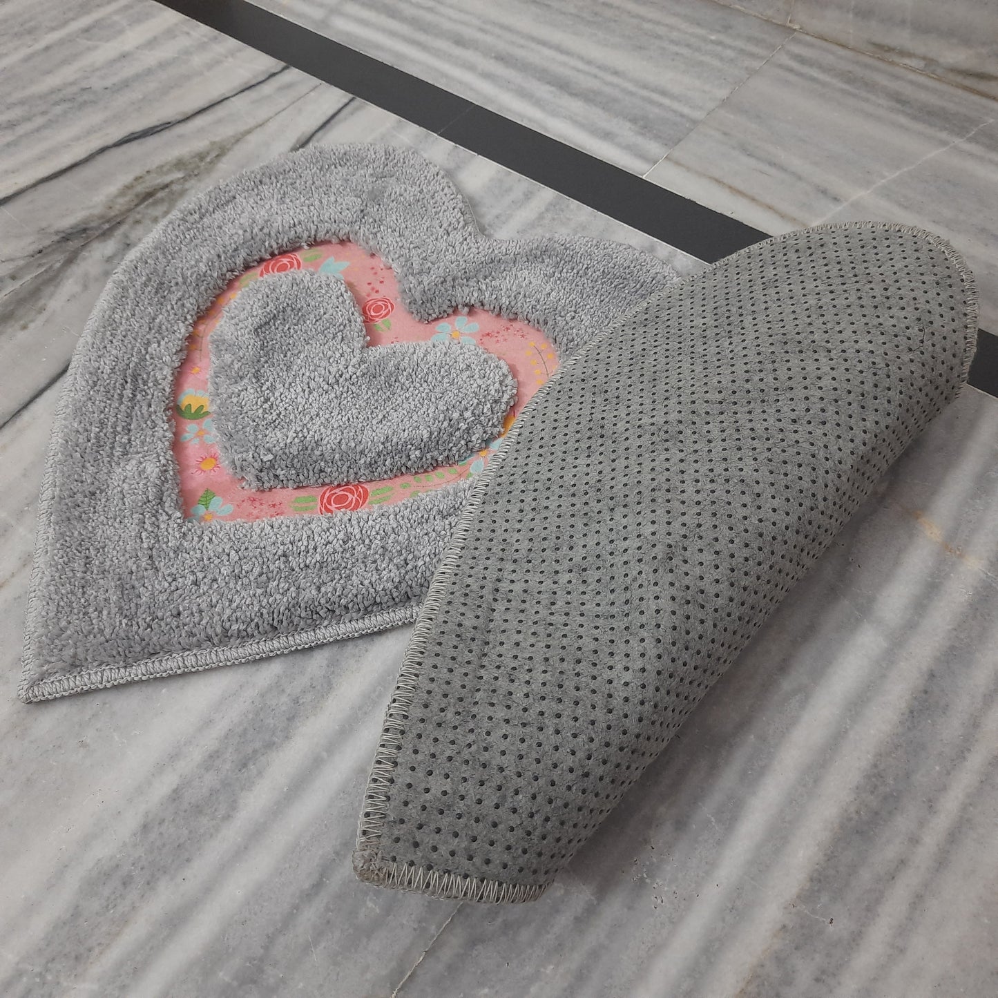 Avioni Home| Twinheart Floormat Collection | Soft Shaggy Dual Heart Shape Floor Mat /Door Mat | Silver Grey | Fluffy & 10mm Thick Mat | 45 x 75 CM