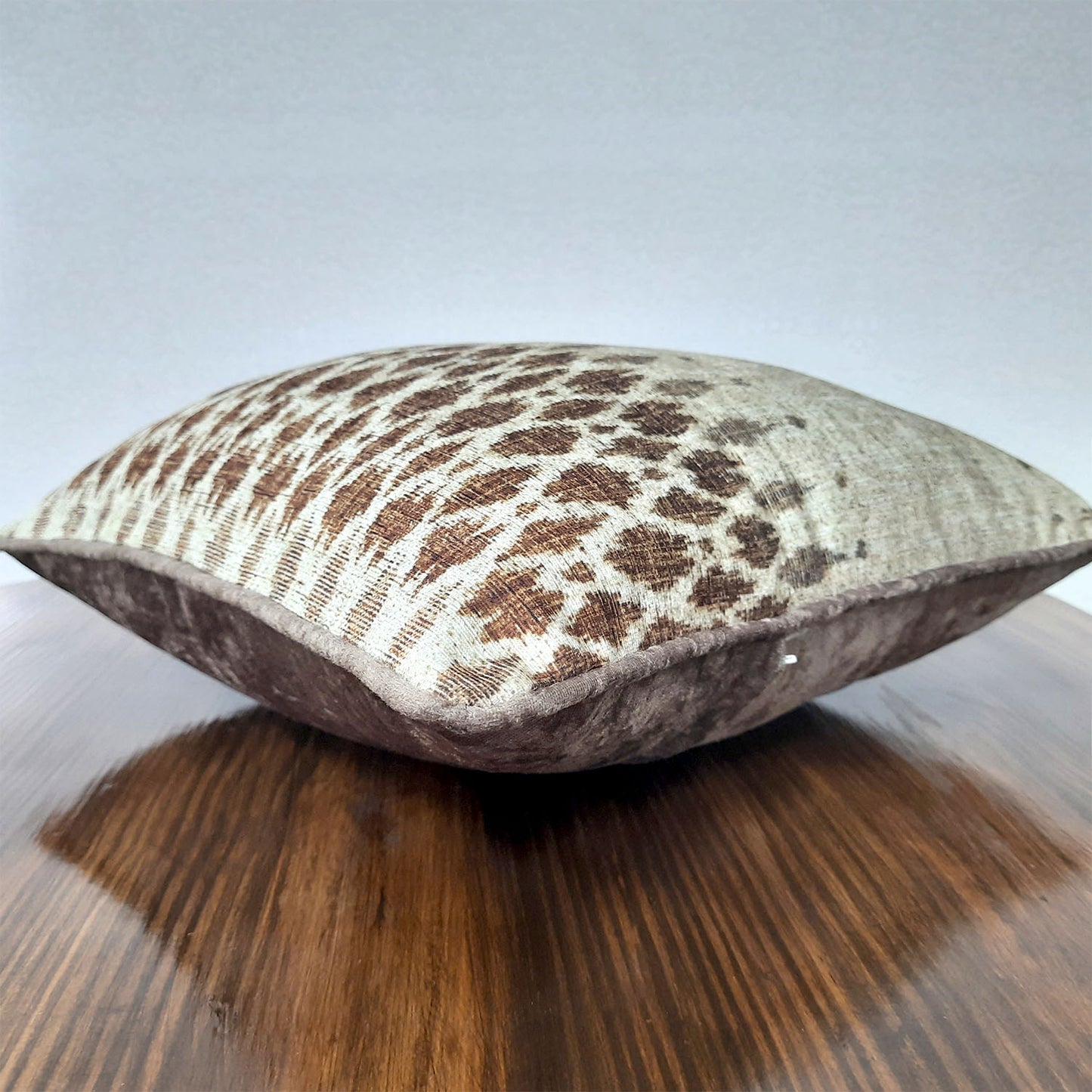 Cushion Cover – Contemporary Brown Design – Best Price 40cm x 40cm (~16″ x 16″)