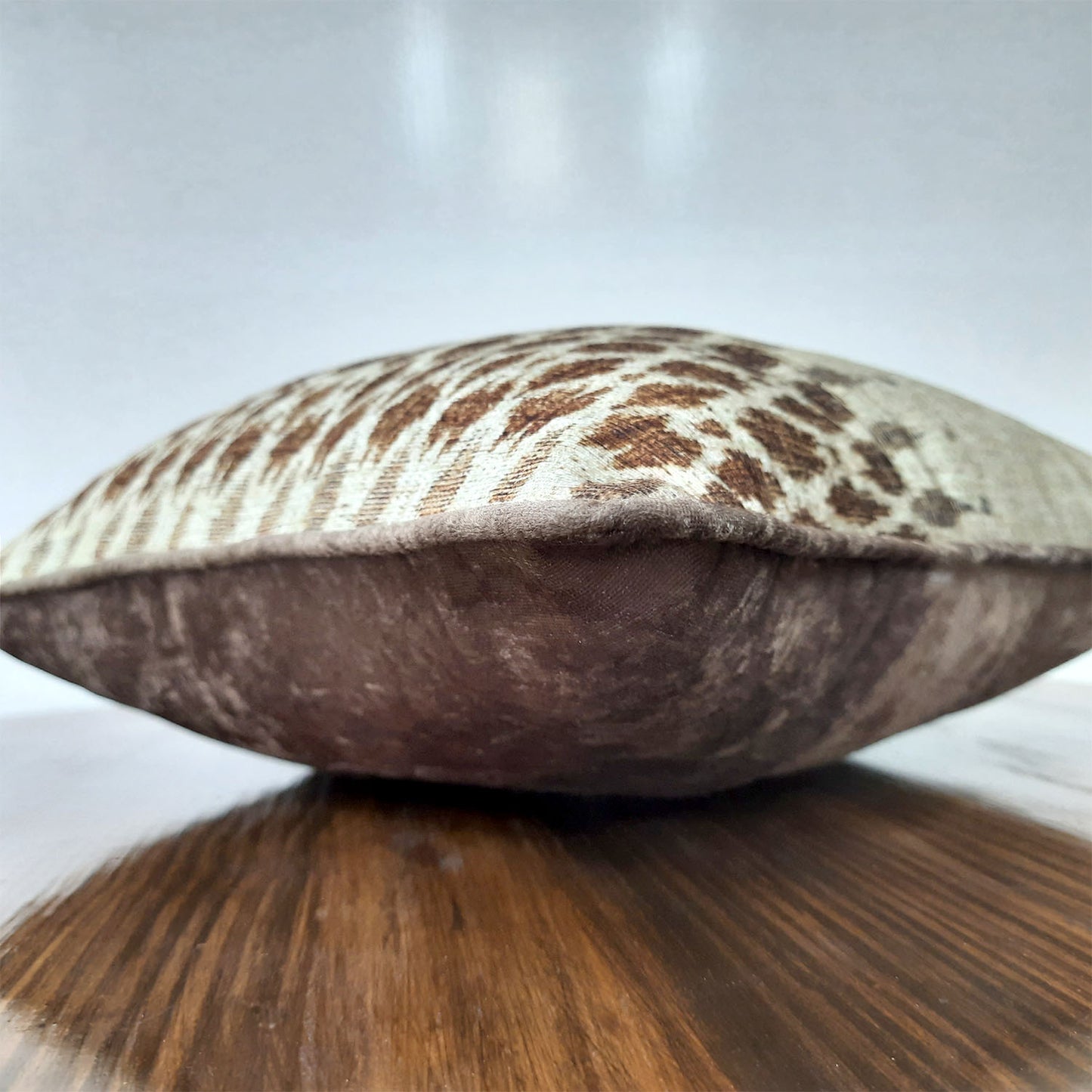 Cushion Cover – Contemporary Brown Design – Best Price 40cm x 40cm (~16″ x 16″)