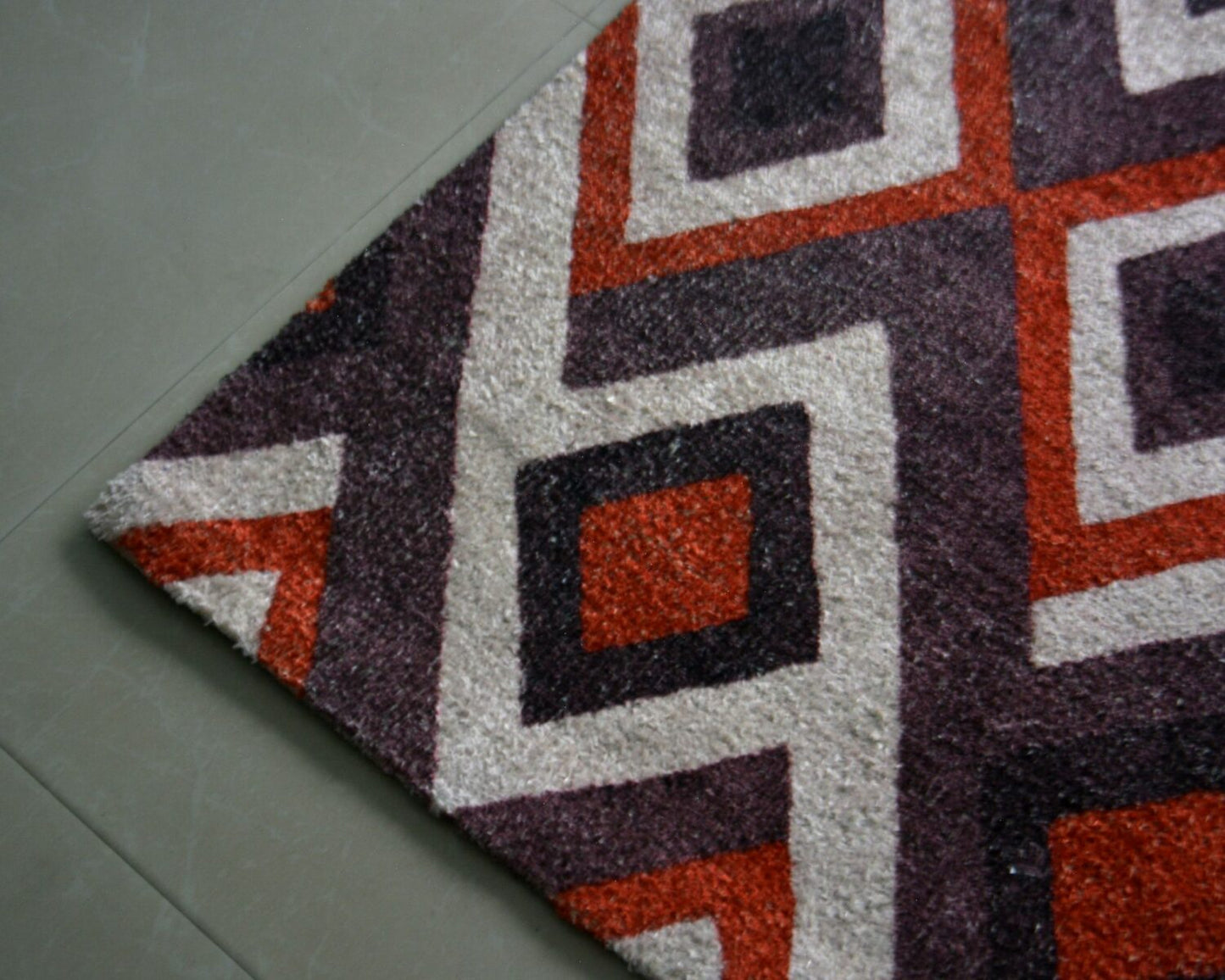 Avioni Carpet – Faux Silk- Neo Modern Collection Geomatric Design- 90cm x 150cm (~3×5 Feet)