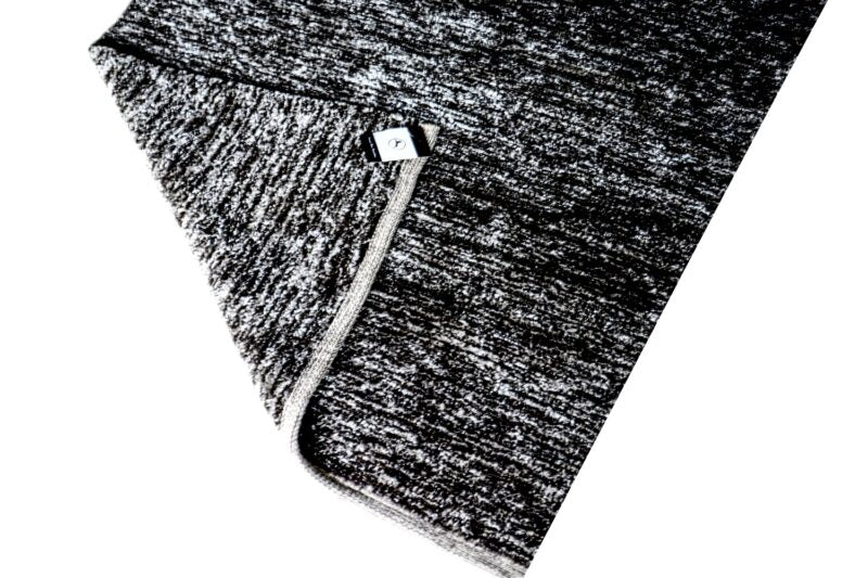 Avioni Rugs Black-white Rug/Carpets For Living Room Actual Feather Touch- Softness -Handloom Made Reversible Light Weight -90cm x 150cm (~3×5 Feet)