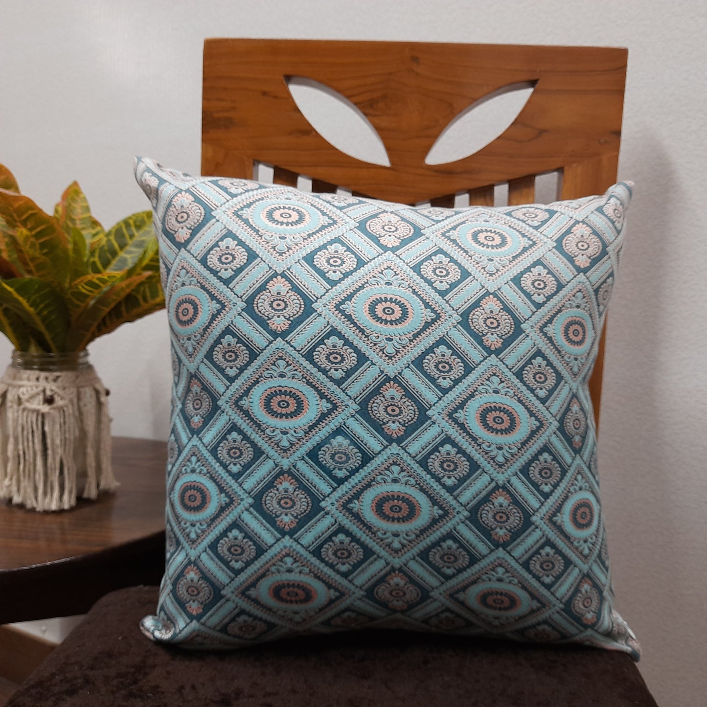 Riviera Collection-Cushion Covers In Glace Cotton For Regular Use –Traditional Design– Best Price 40cm x 40cm (~16″ x 16″) – Set of 5
