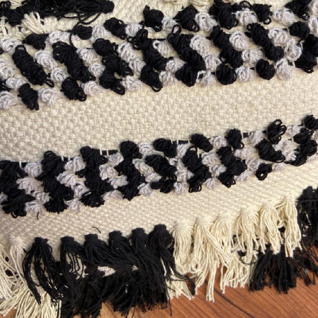 Avioni Home BigMo Collection -Cube Pouf With Tassels -35x50x50