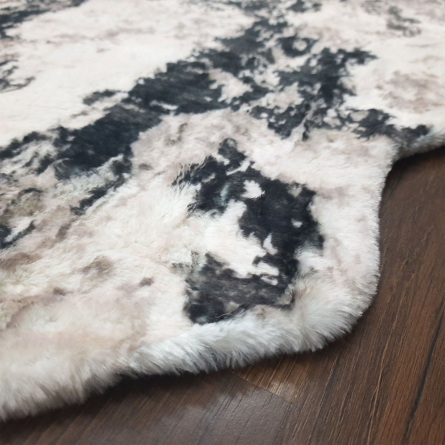 Avioni Ultra Soft Fluffy Faux Fur Area Rugs | Soft Distressed Look| For Bedroom, Living Room, Kids Room| 61x147cm (~24×58 inch)