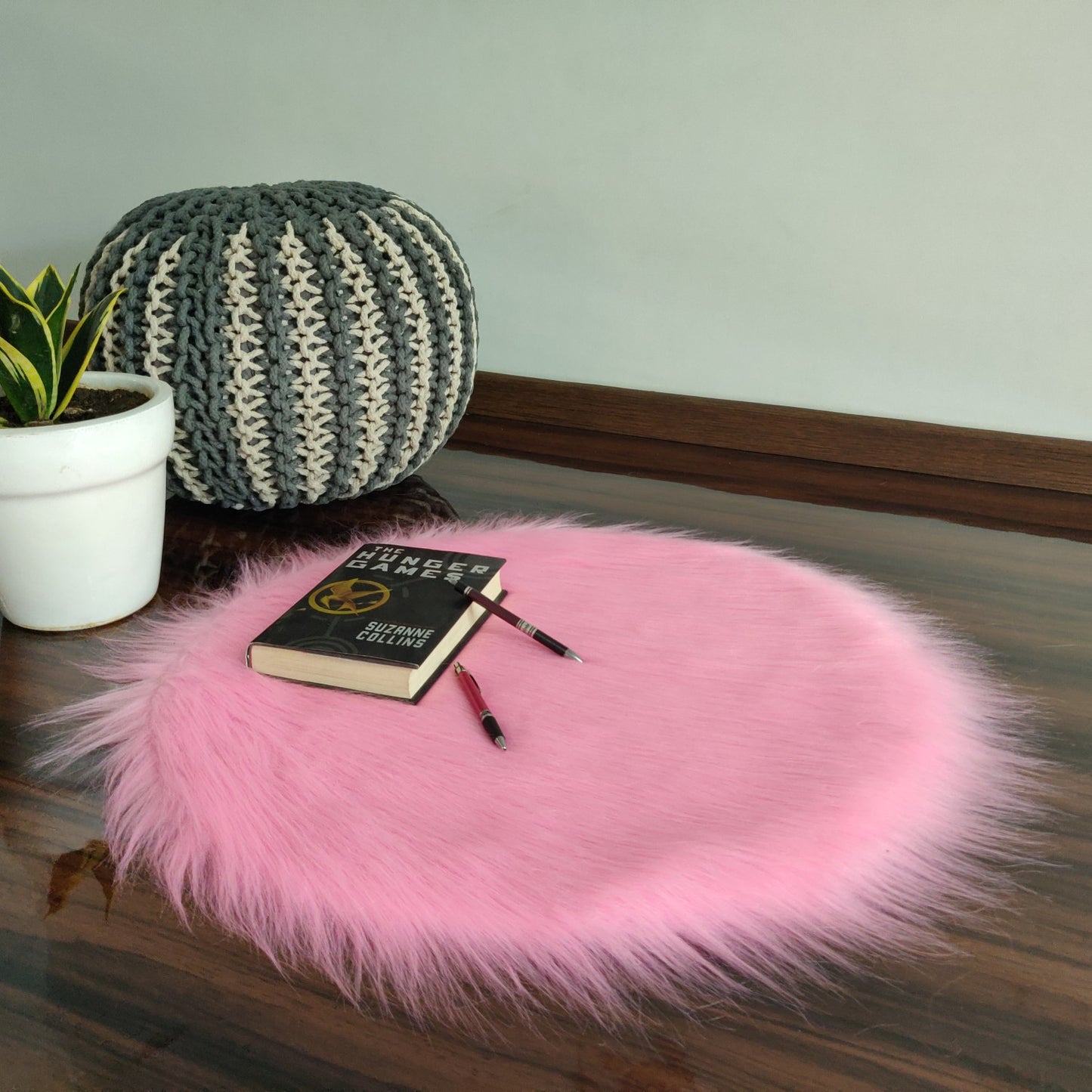 Shaggy Carpet – Premium Long Faux Fur – 75cm Round – Avioni Carpets- Pink Colour