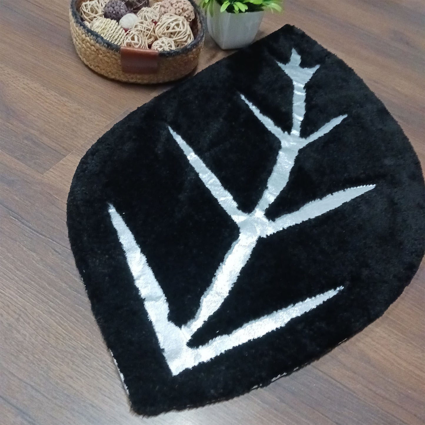 Avioni Divine Collection | Luxury Golden/Silver Touch Black Tufted Rug In Beautiful Leaf Shaped Soft And Plush Handmade Door Mats | ~25mm thickness | BathMats -45x82 cms