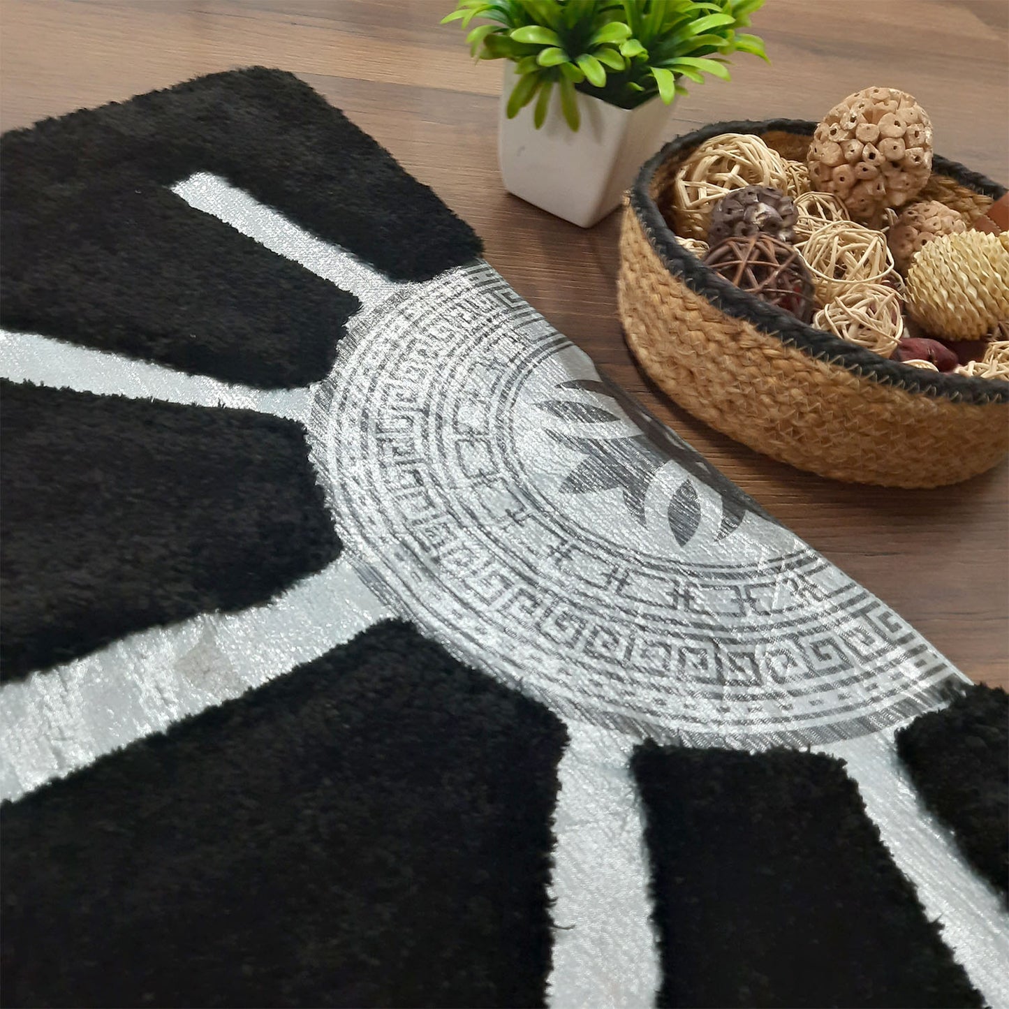 Avioni Divine Collection | Luxury Golden/Silver Touch Tufted Rug Black In Brightening Sun Soft And Plush Handmade Door Mats |~25mm Thickness | BathMats | 45x75cm size